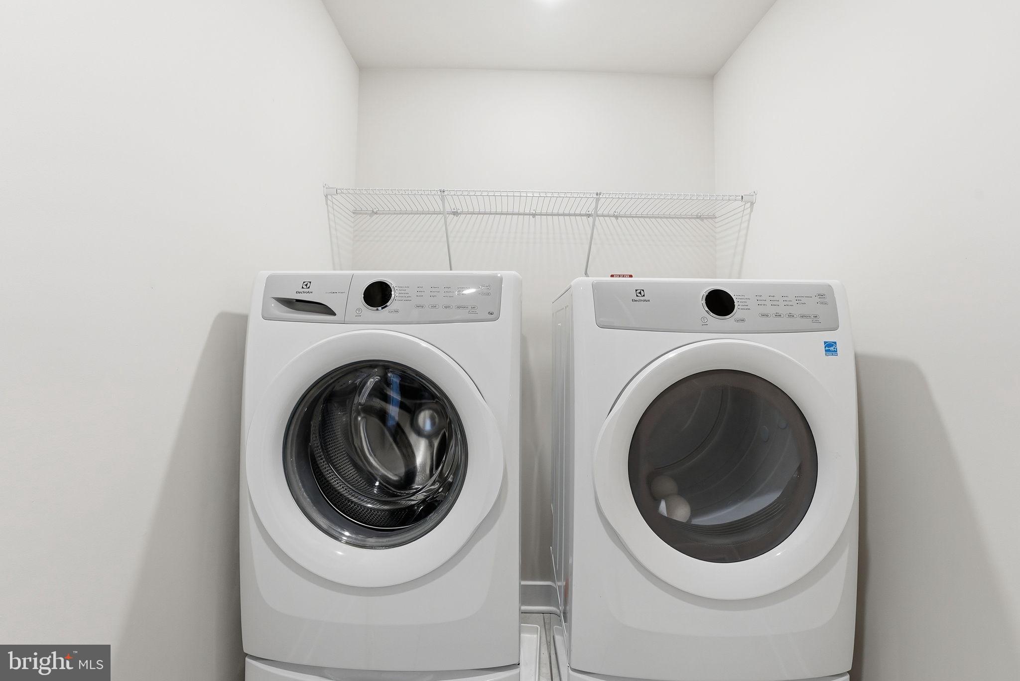 4564 SHAKESPEARE CIRCLE