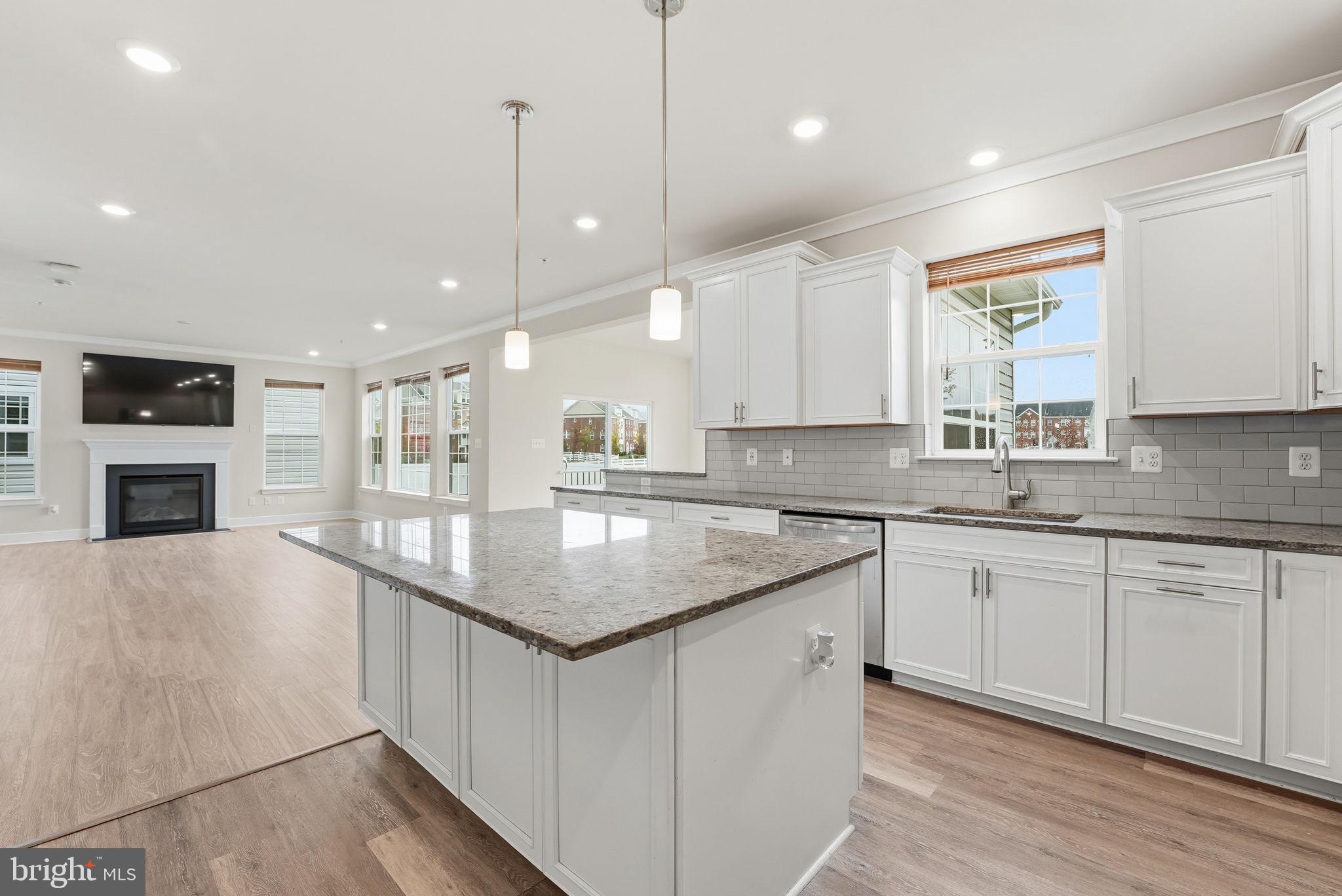 4564 SHAKESPEARE CIRCLE