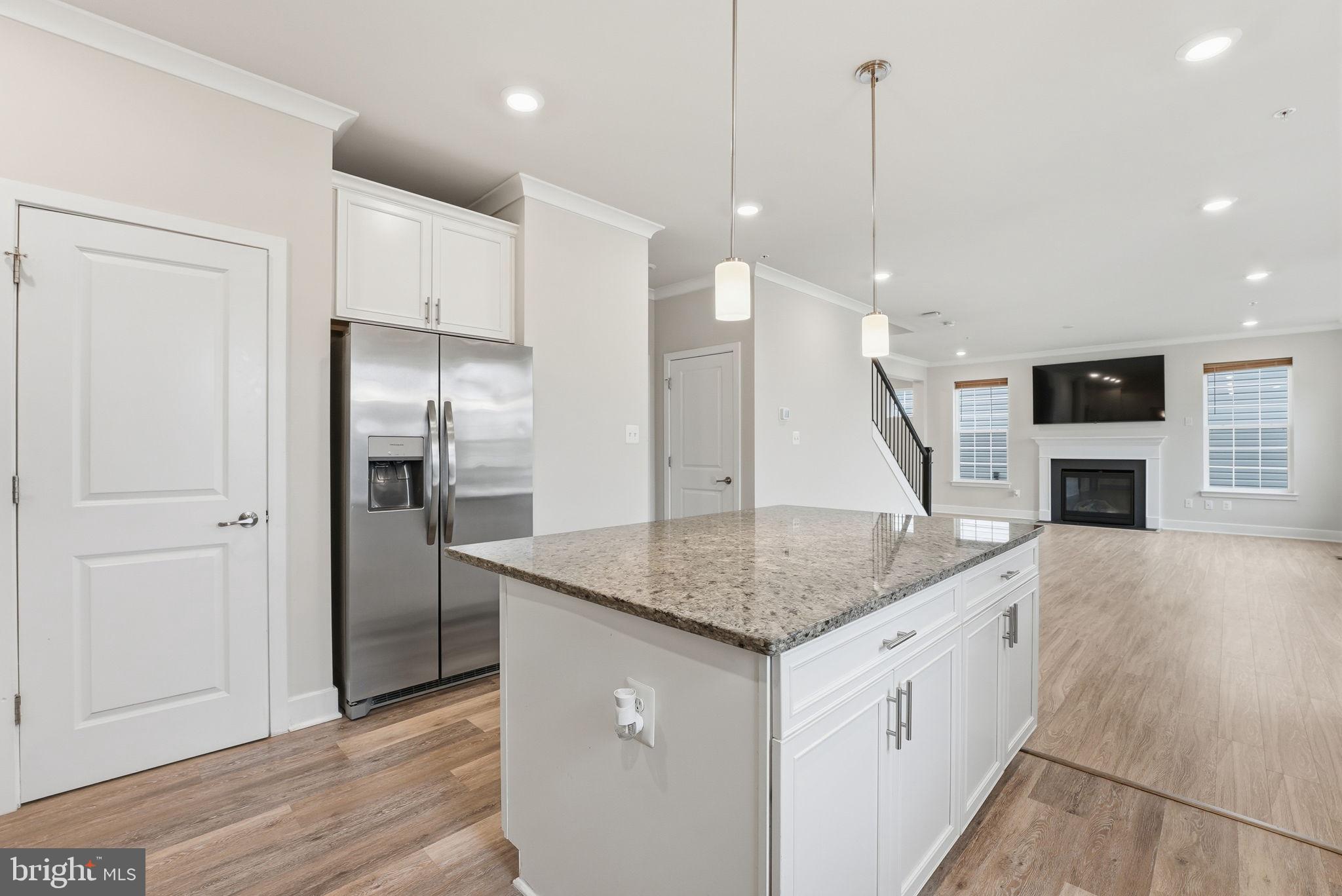 4564 SHAKESPEARE CIRCLE