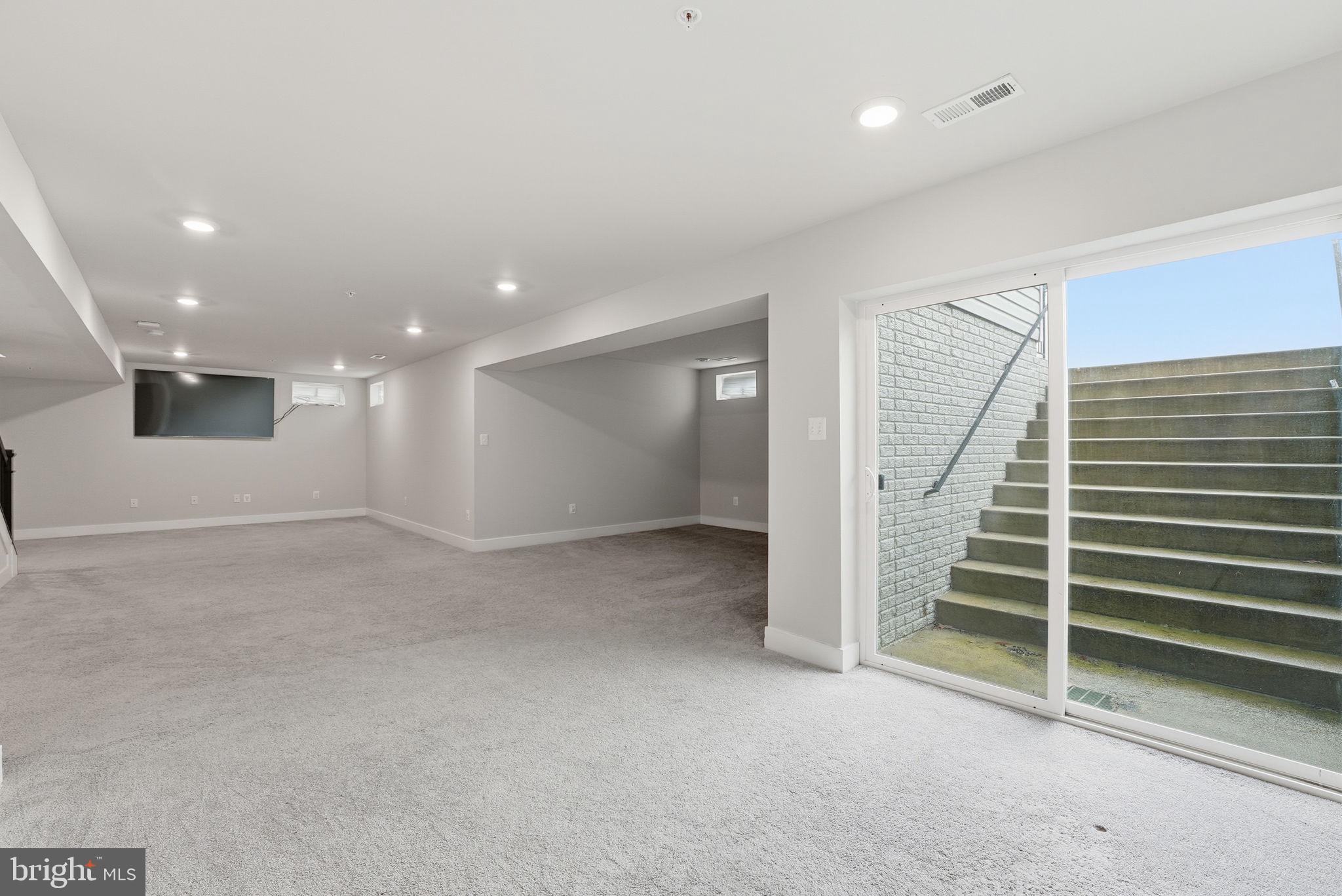 4564 SHAKESPEARE CIRCLE