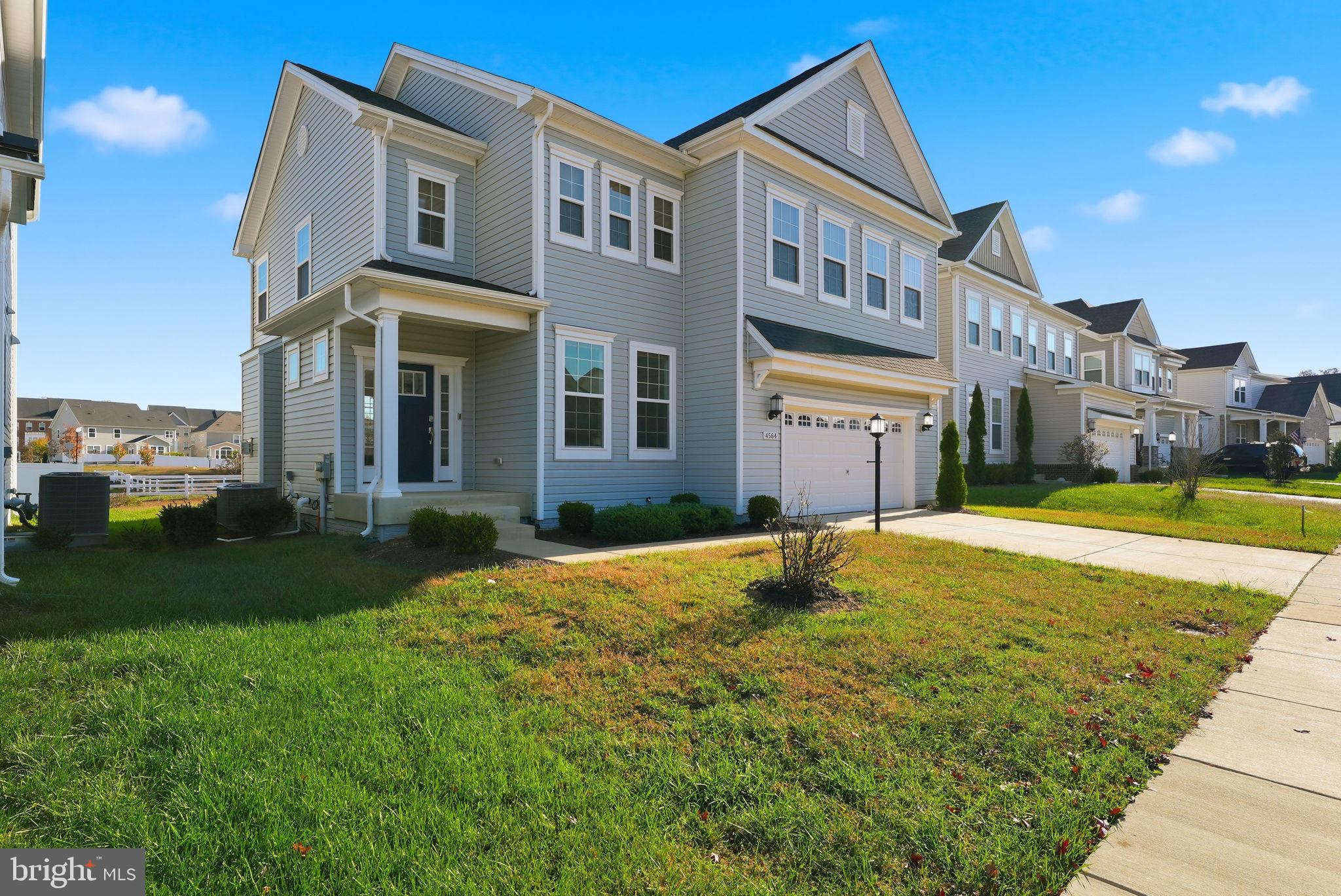 4564 SHAKESPEARE CIRCLE