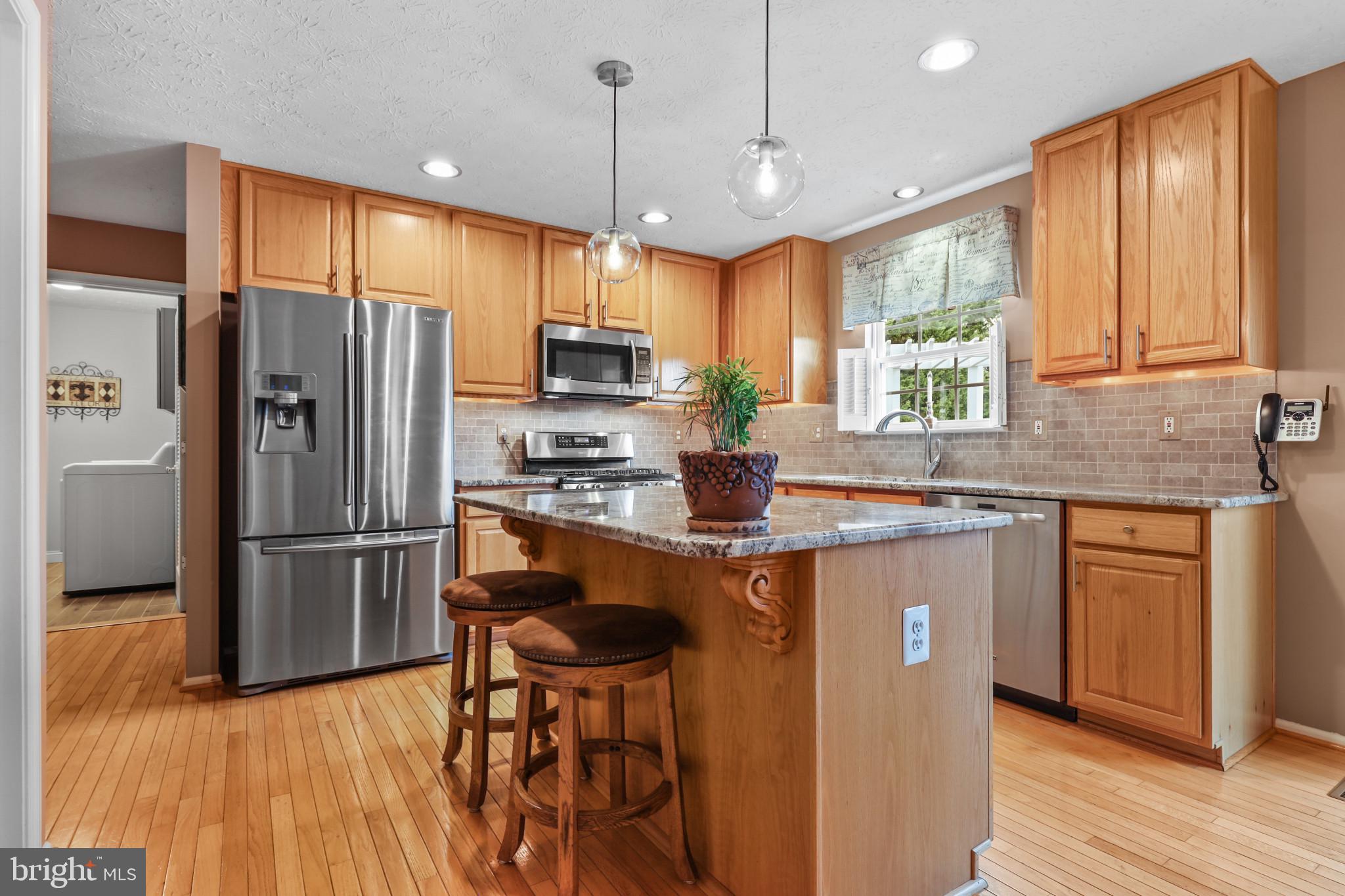 211 Holstein Ct