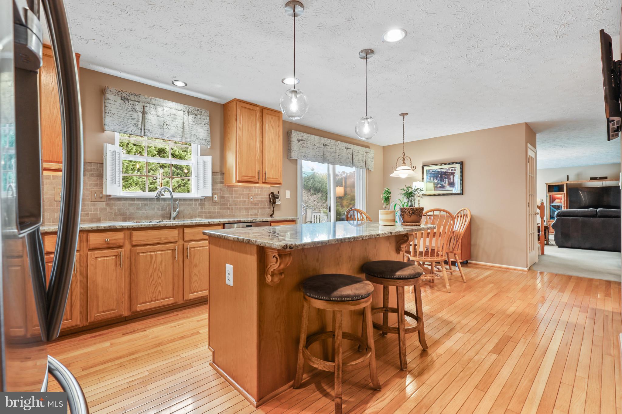 211 Holstein Ct