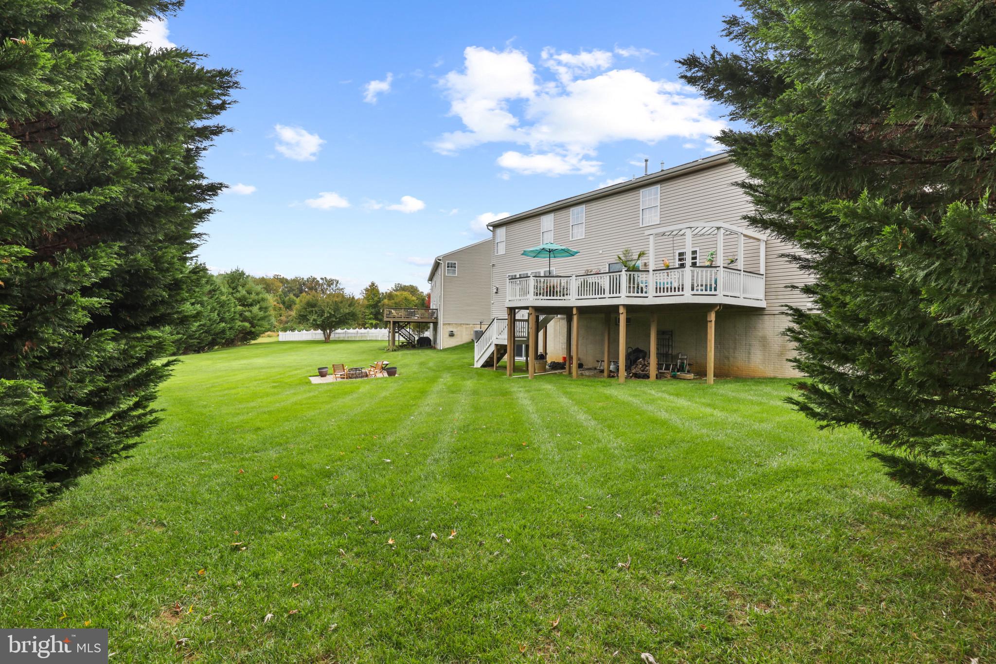 211 Holstein Ct