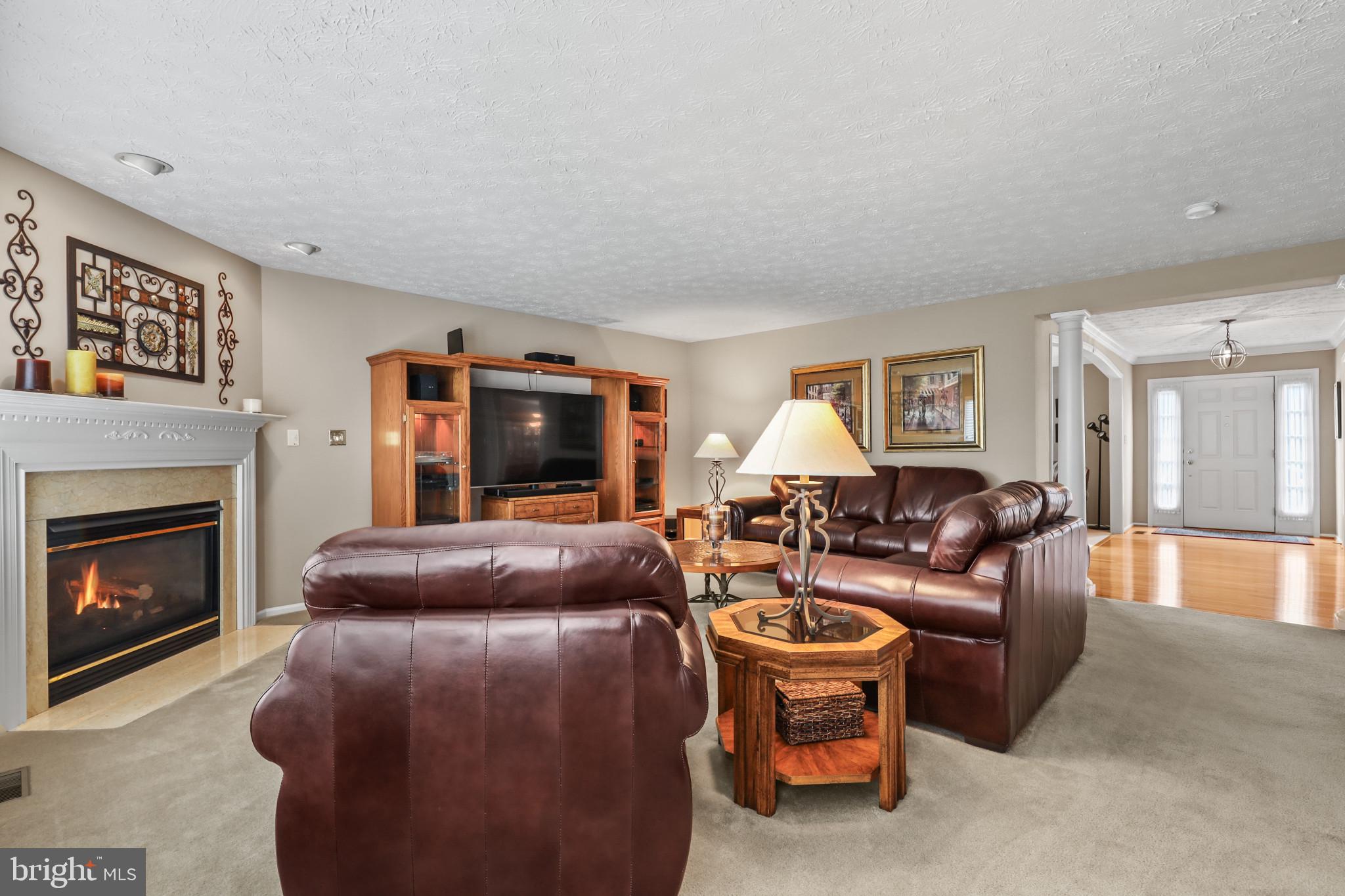 211 Holstein Ct