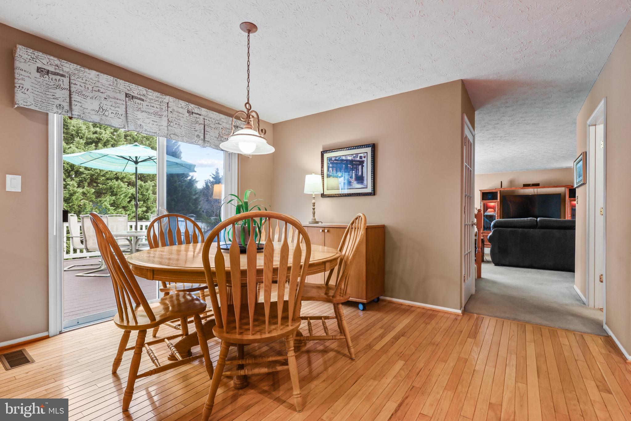 211 Holstein Ct