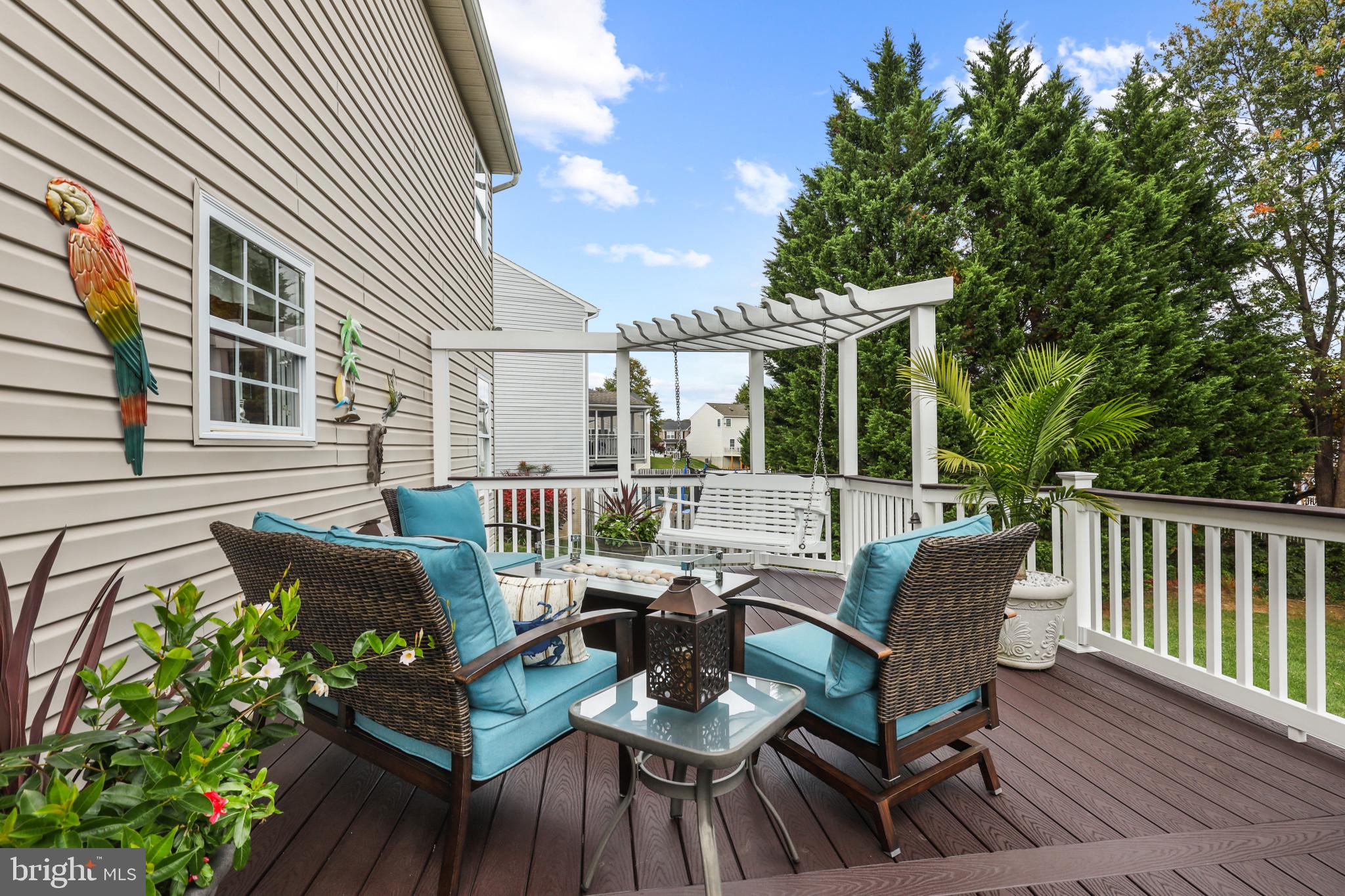 211 Holstein Ct