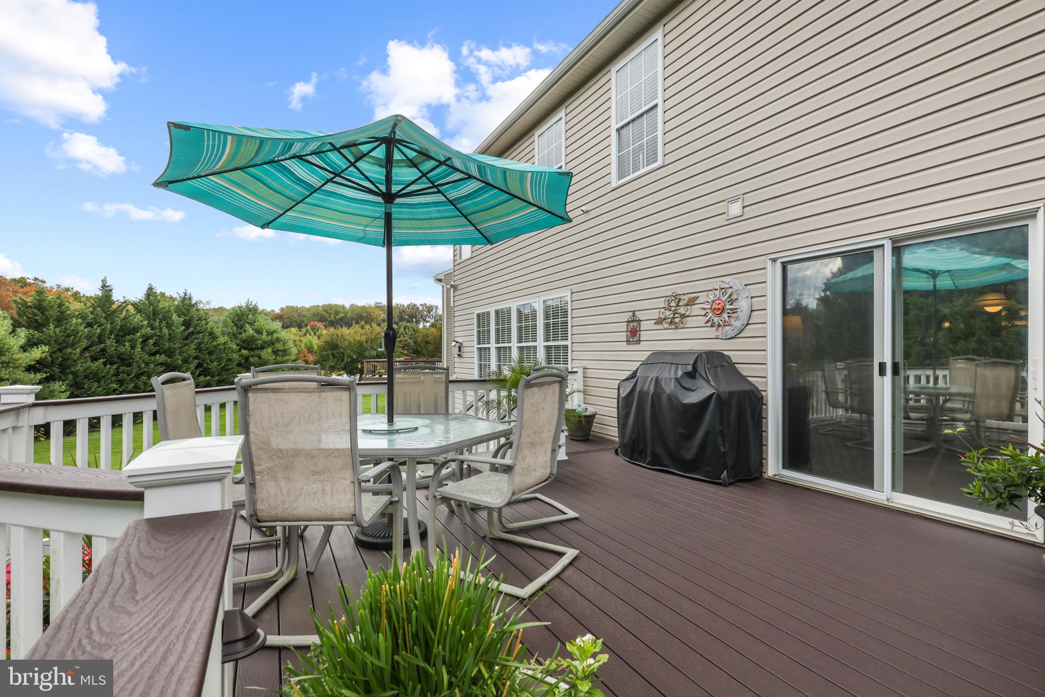 211 Holstein Ct