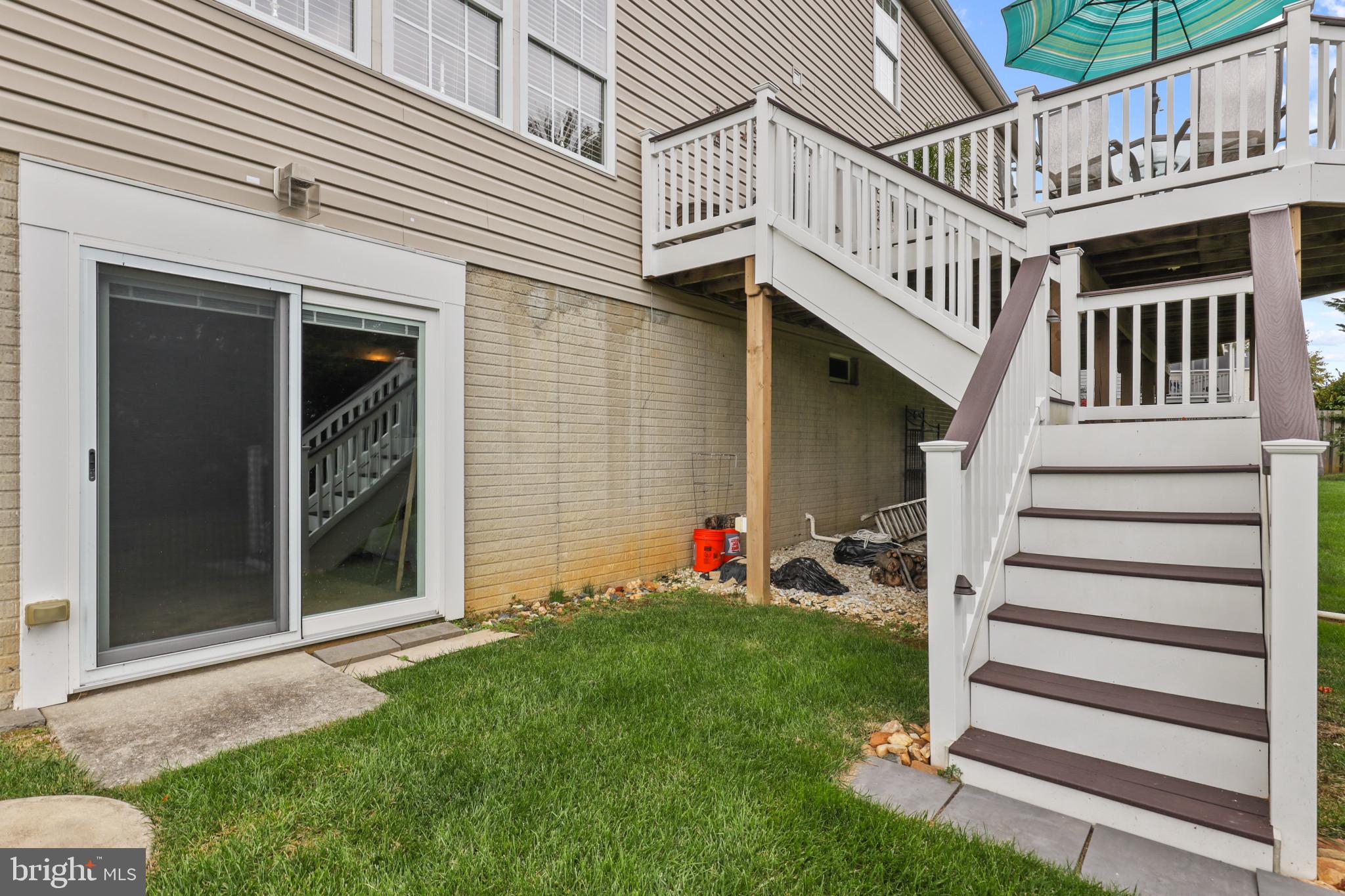 211 Holstein Ct