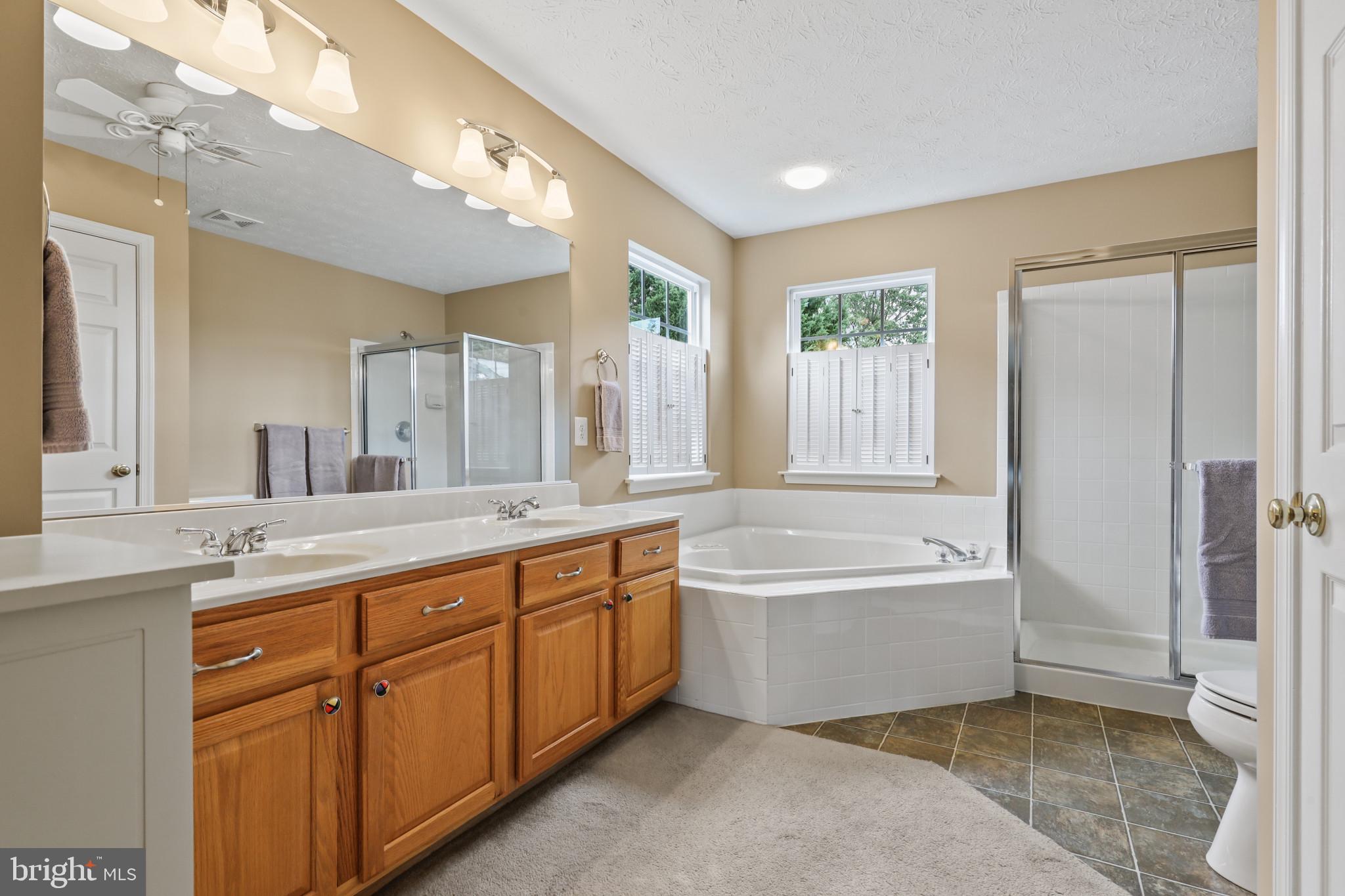 211 Holstein Ct