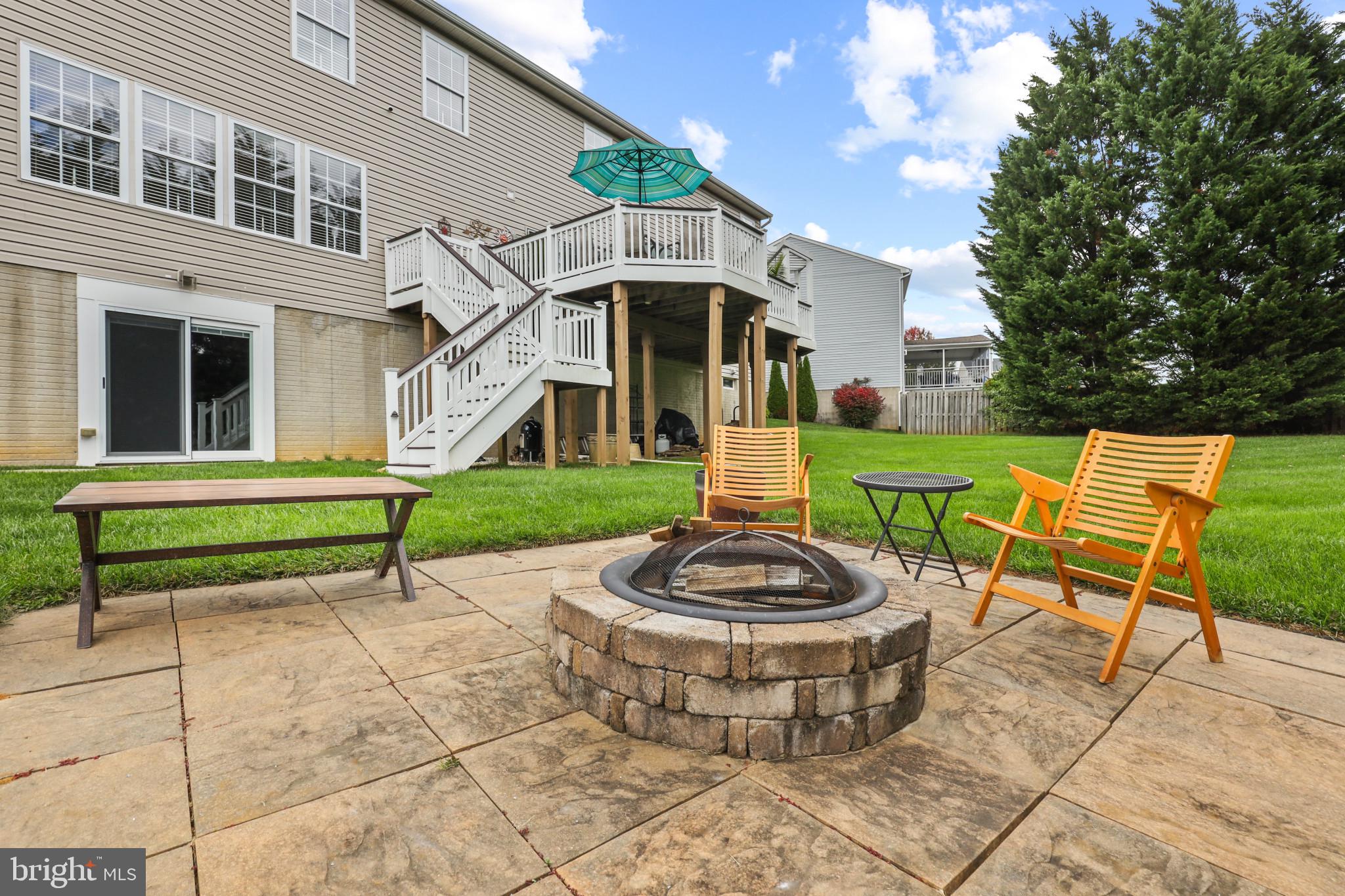211 Holstein Ct