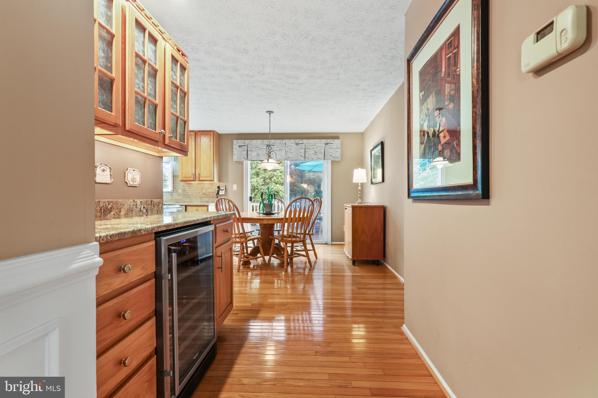 211 Holstein Ct