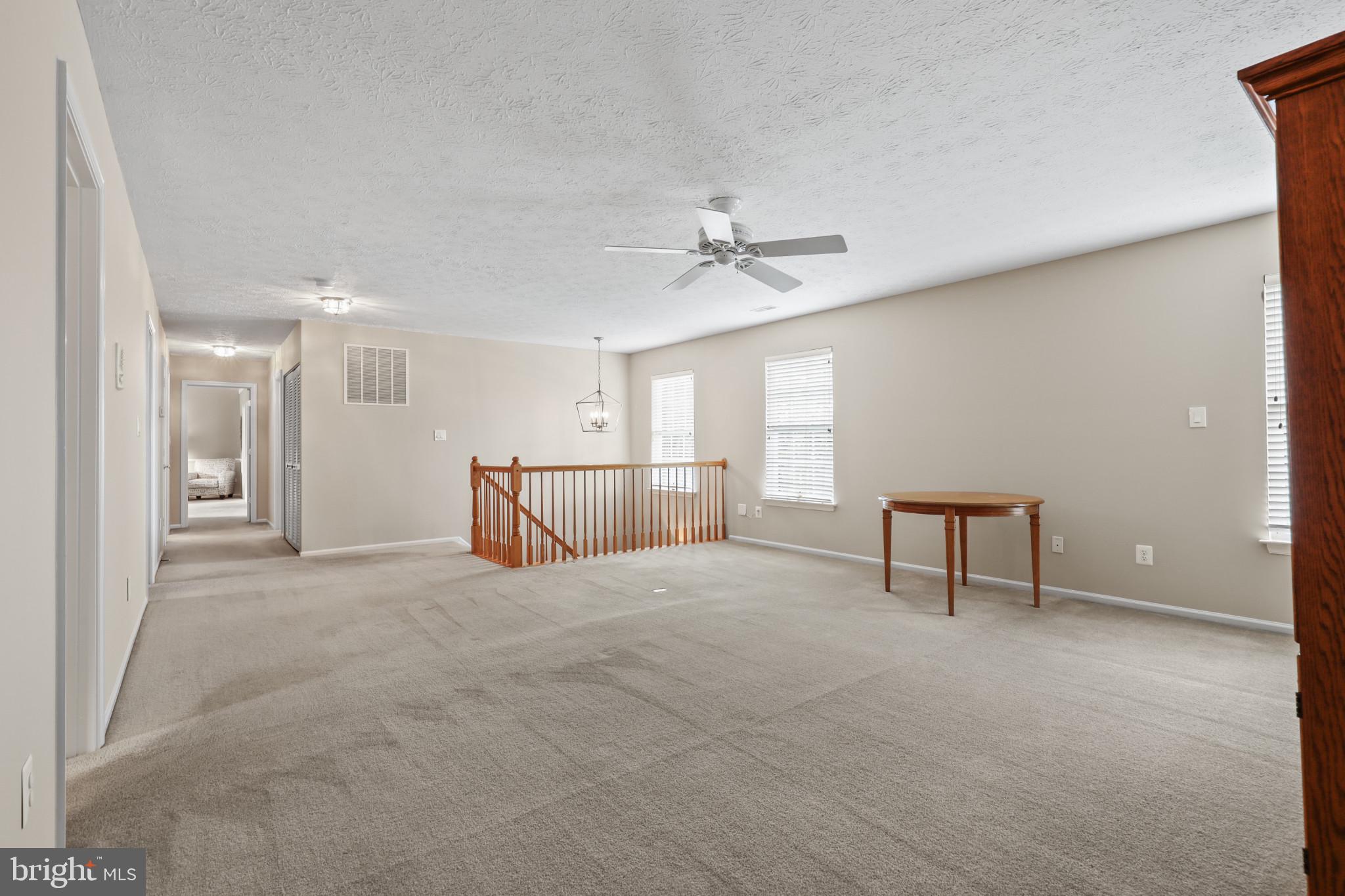 211 Holstein Ct