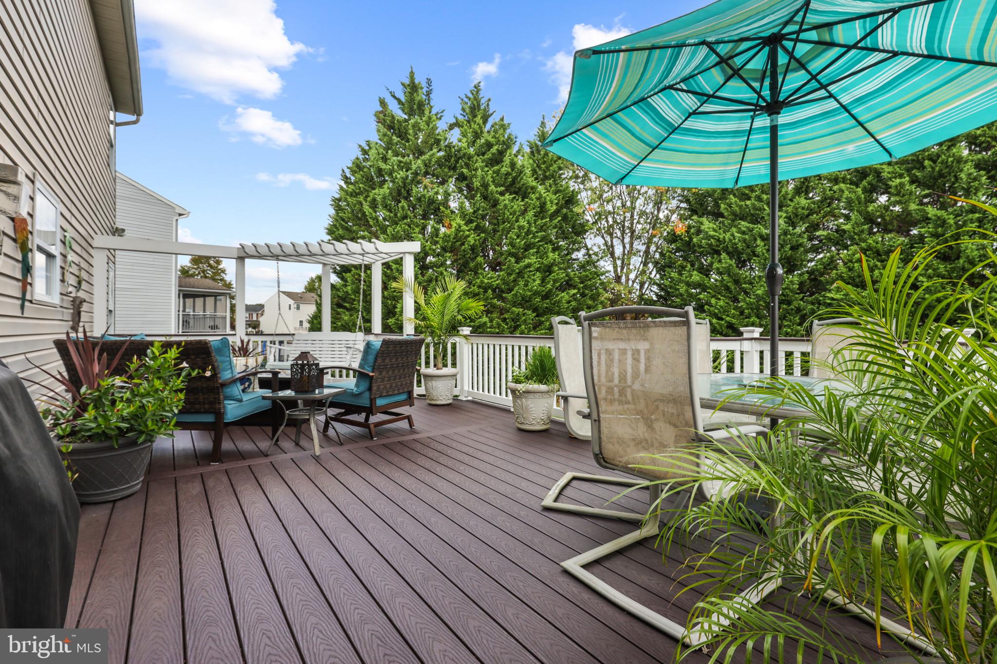 211 Holstein Ct