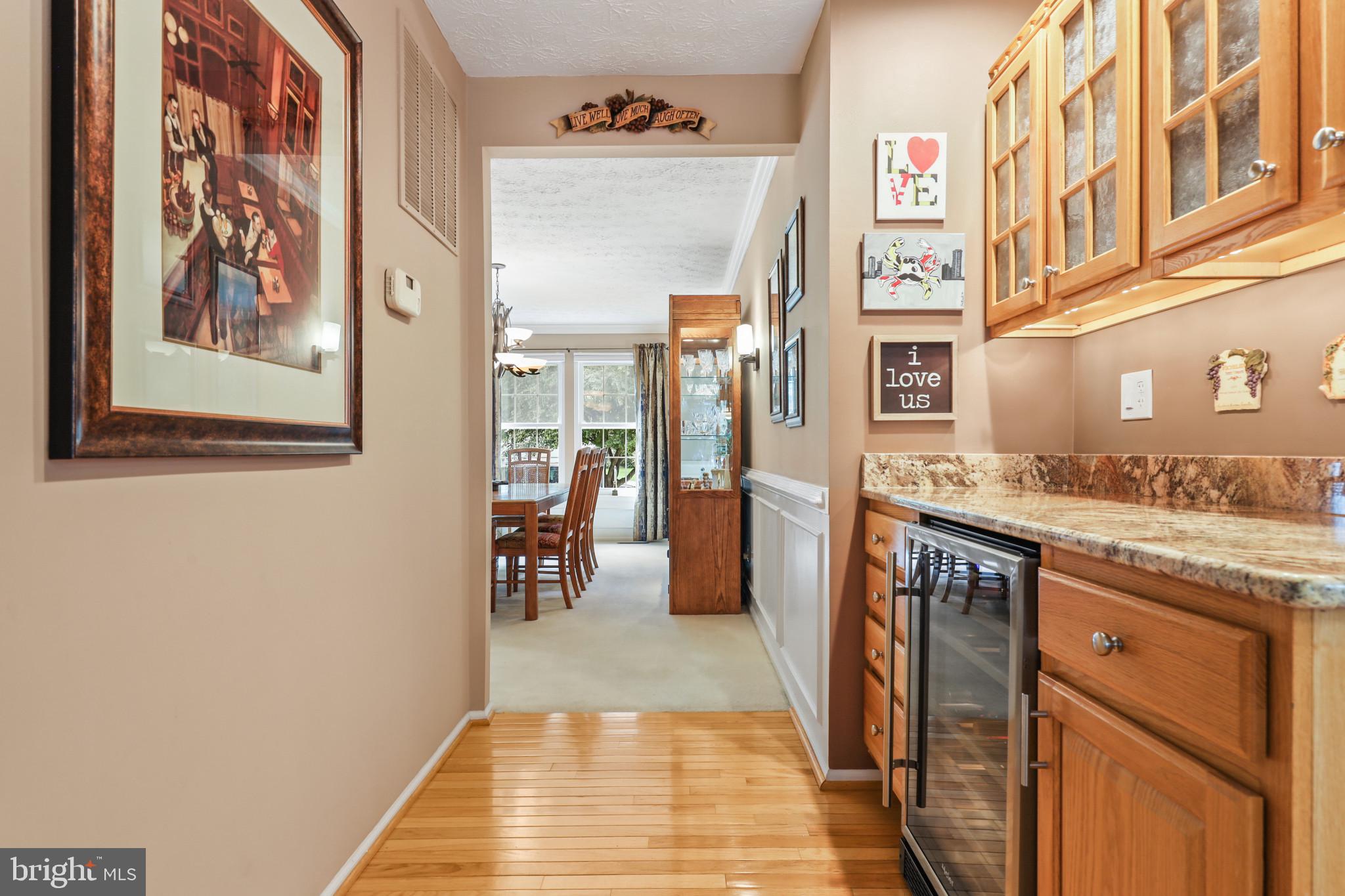211 Holstein Ct