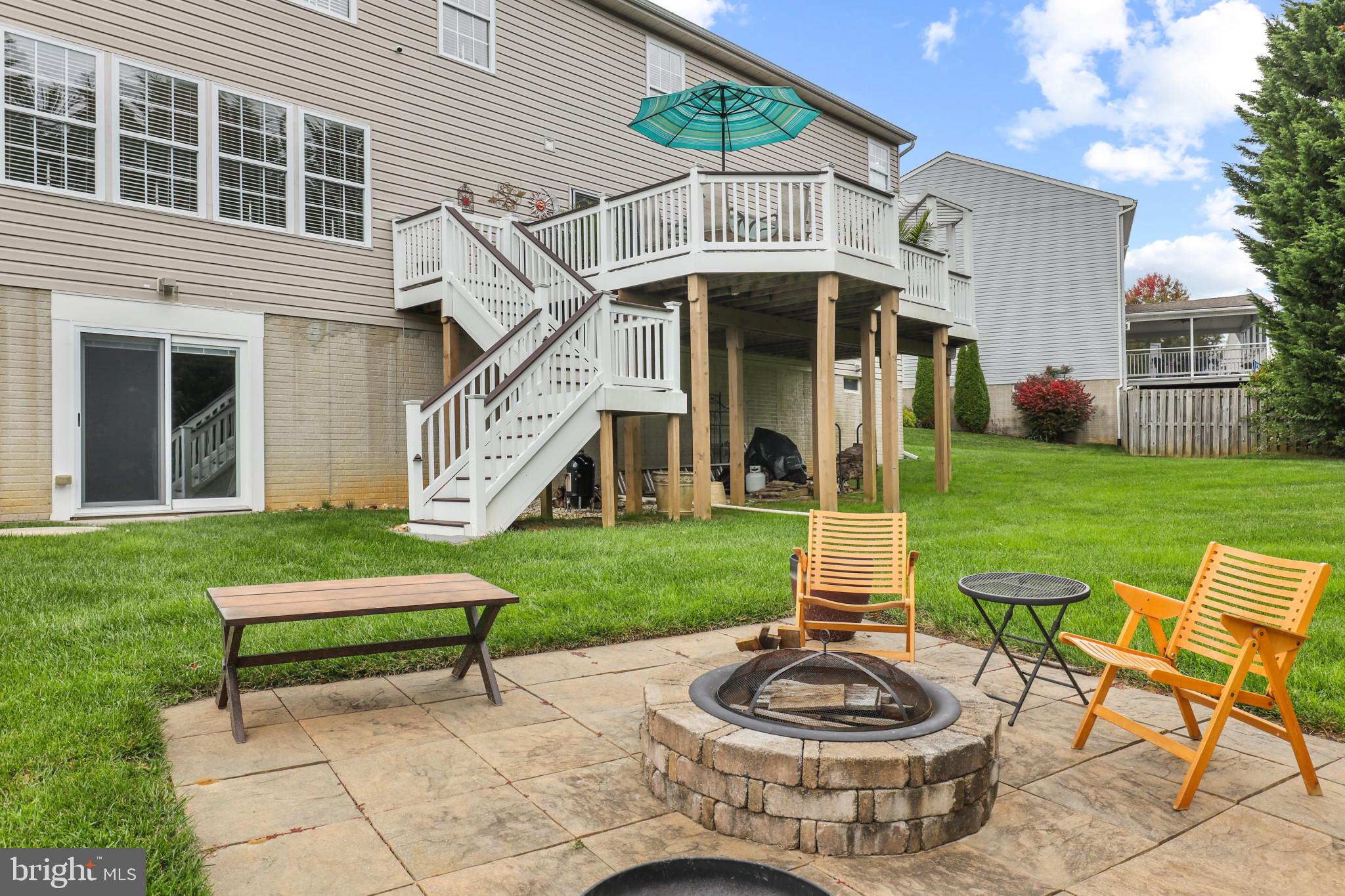 211 Holstein Ct
