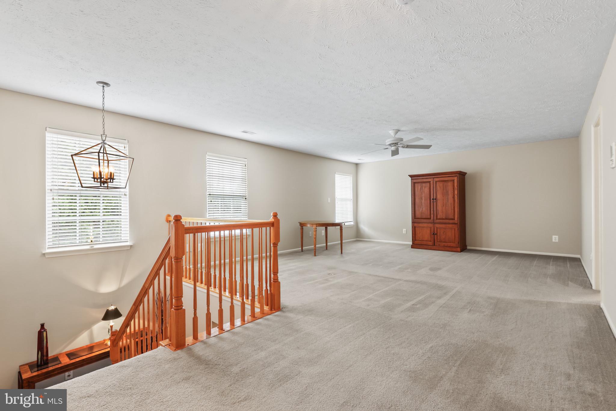 211 Holstein Ct
