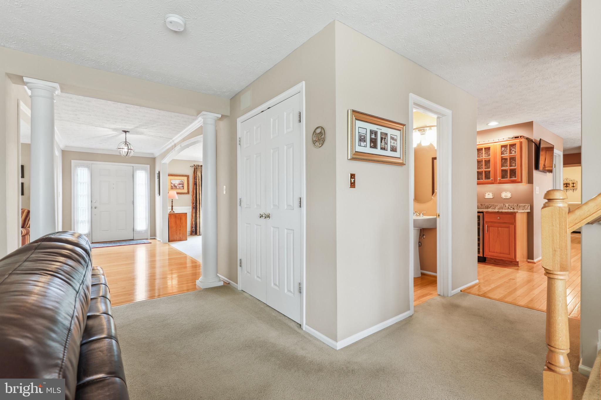 211 Holstein Ct