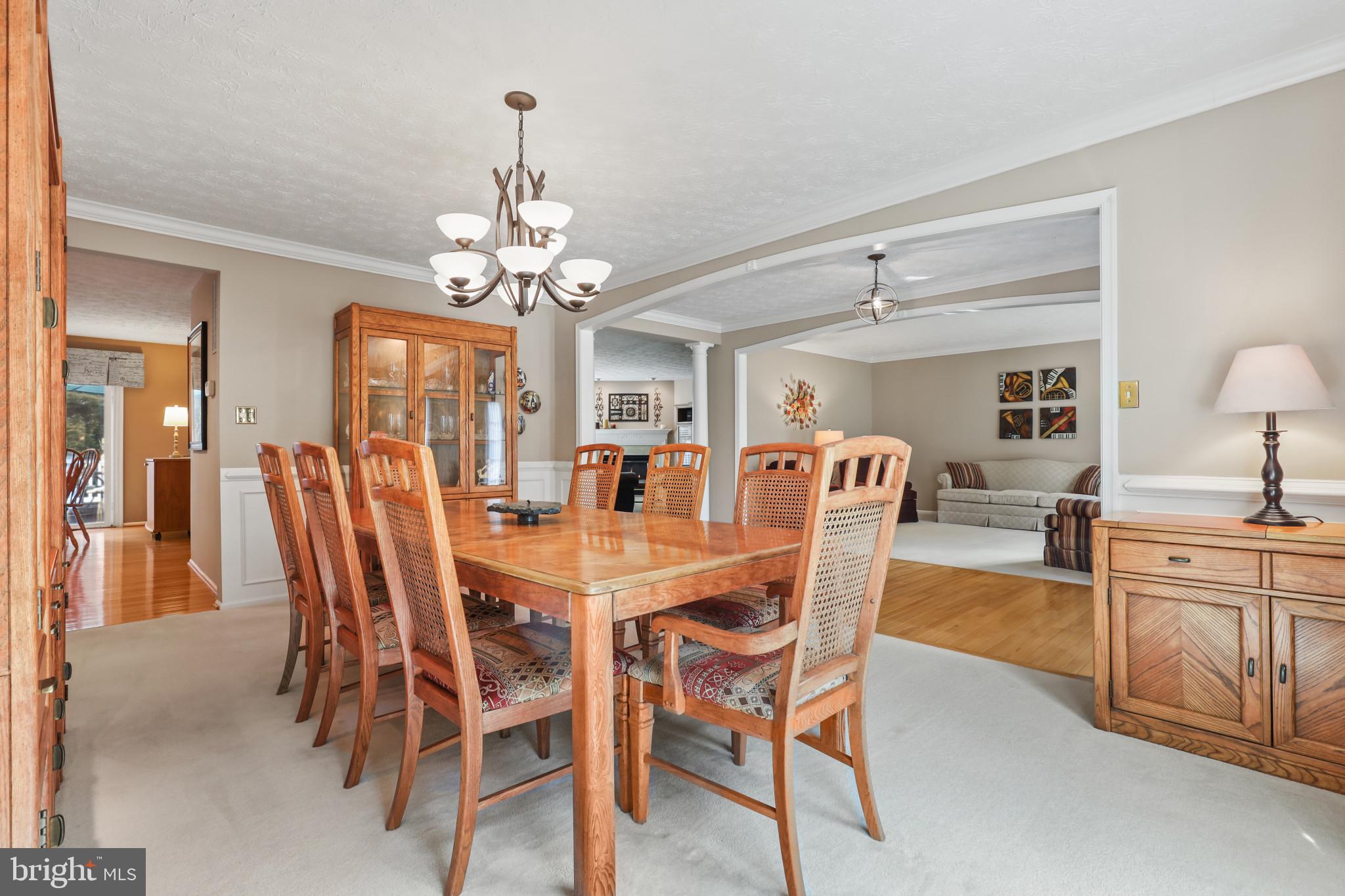 211 Holstein Ct