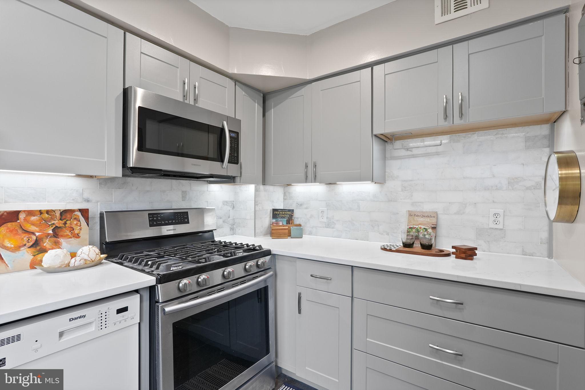 1736 E West Hwy #1736