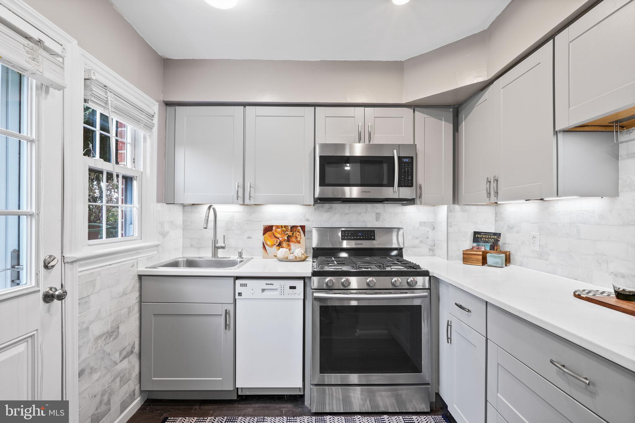 1736 E West Hwy #1736