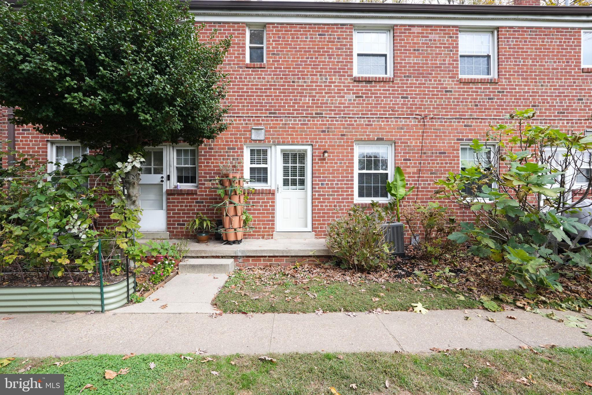 1736 E West Hwy #1736