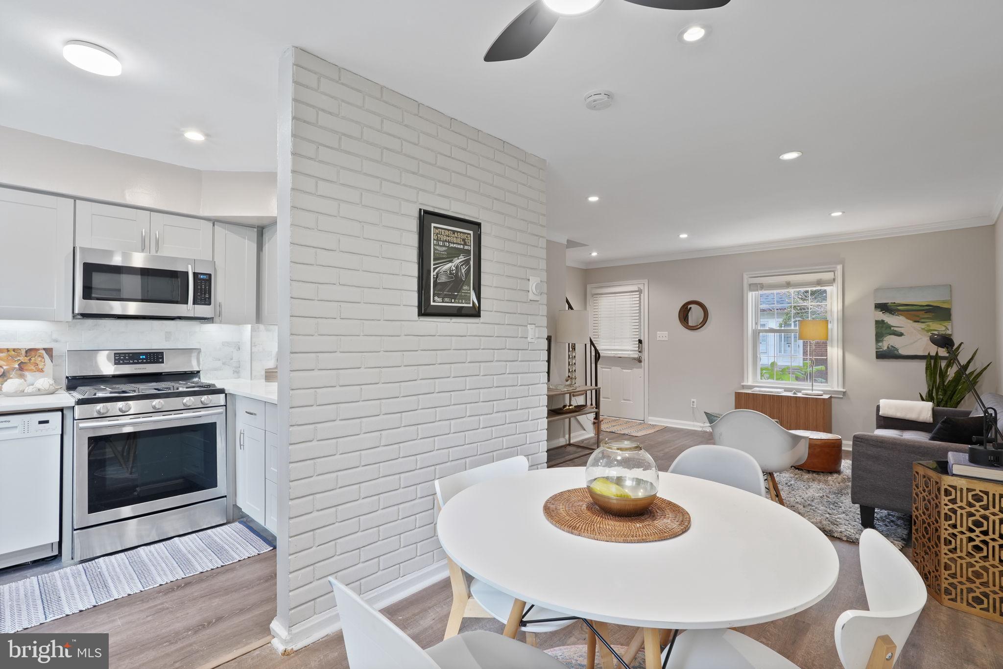 1736 E West Hwy #1736