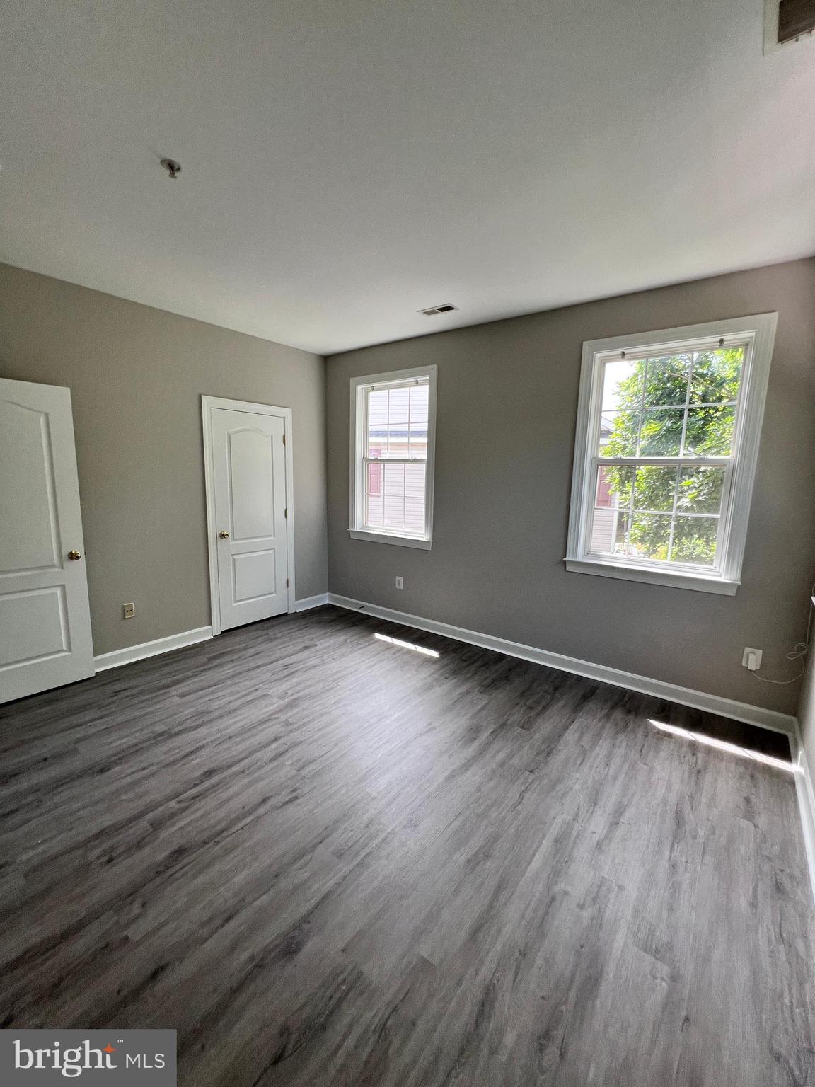 3328 Castle Ridge Cir #11