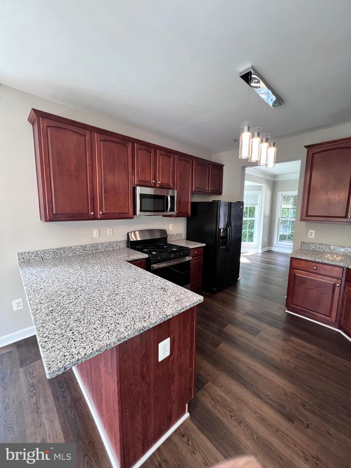 3328 Castle Ridge Cir #11