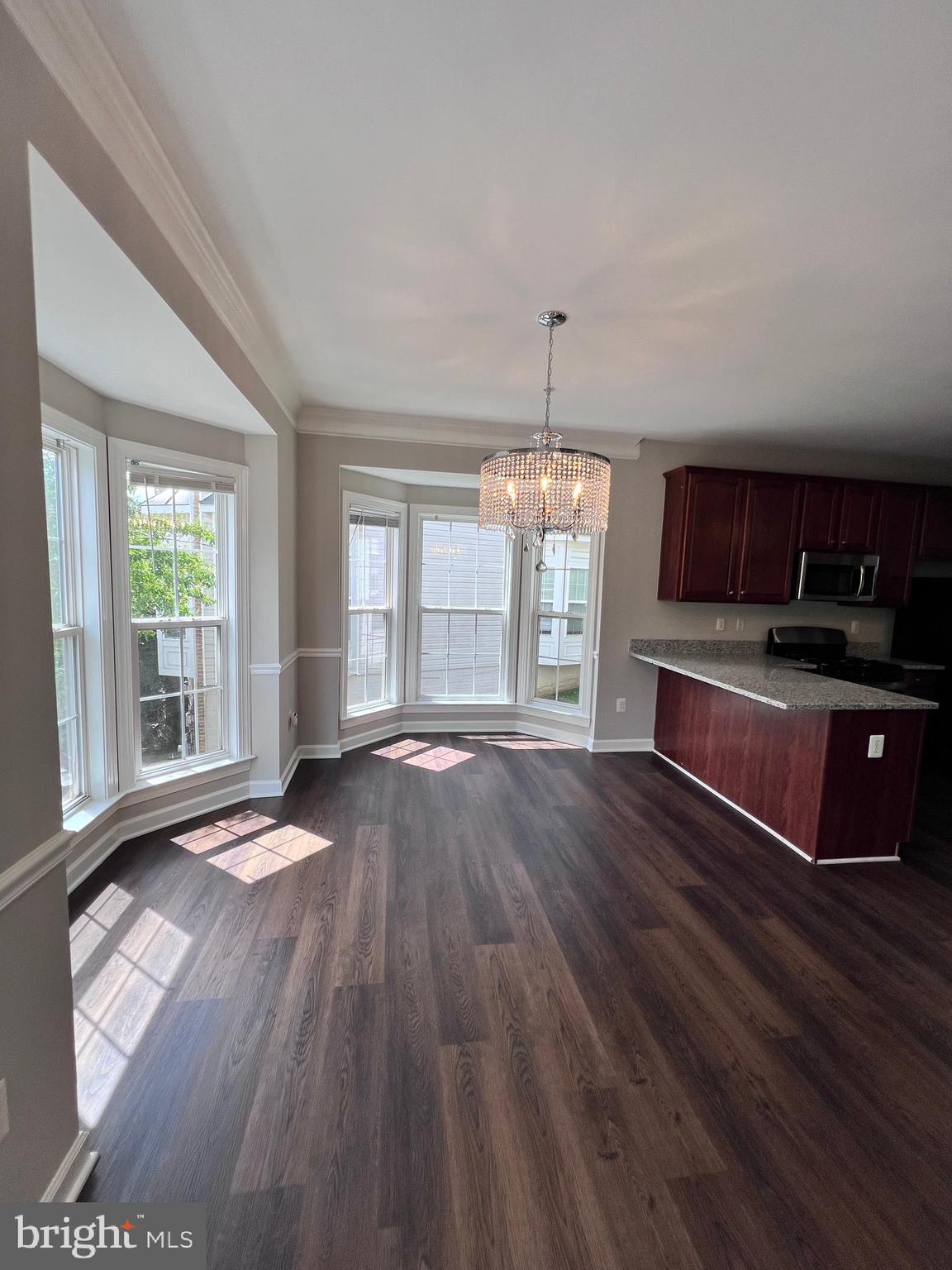 3328 Castle Ridge Cir #11