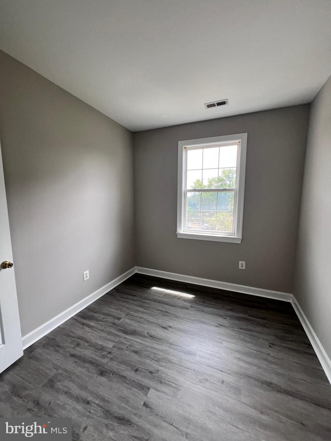 3328 Castle Ridge Cir #11