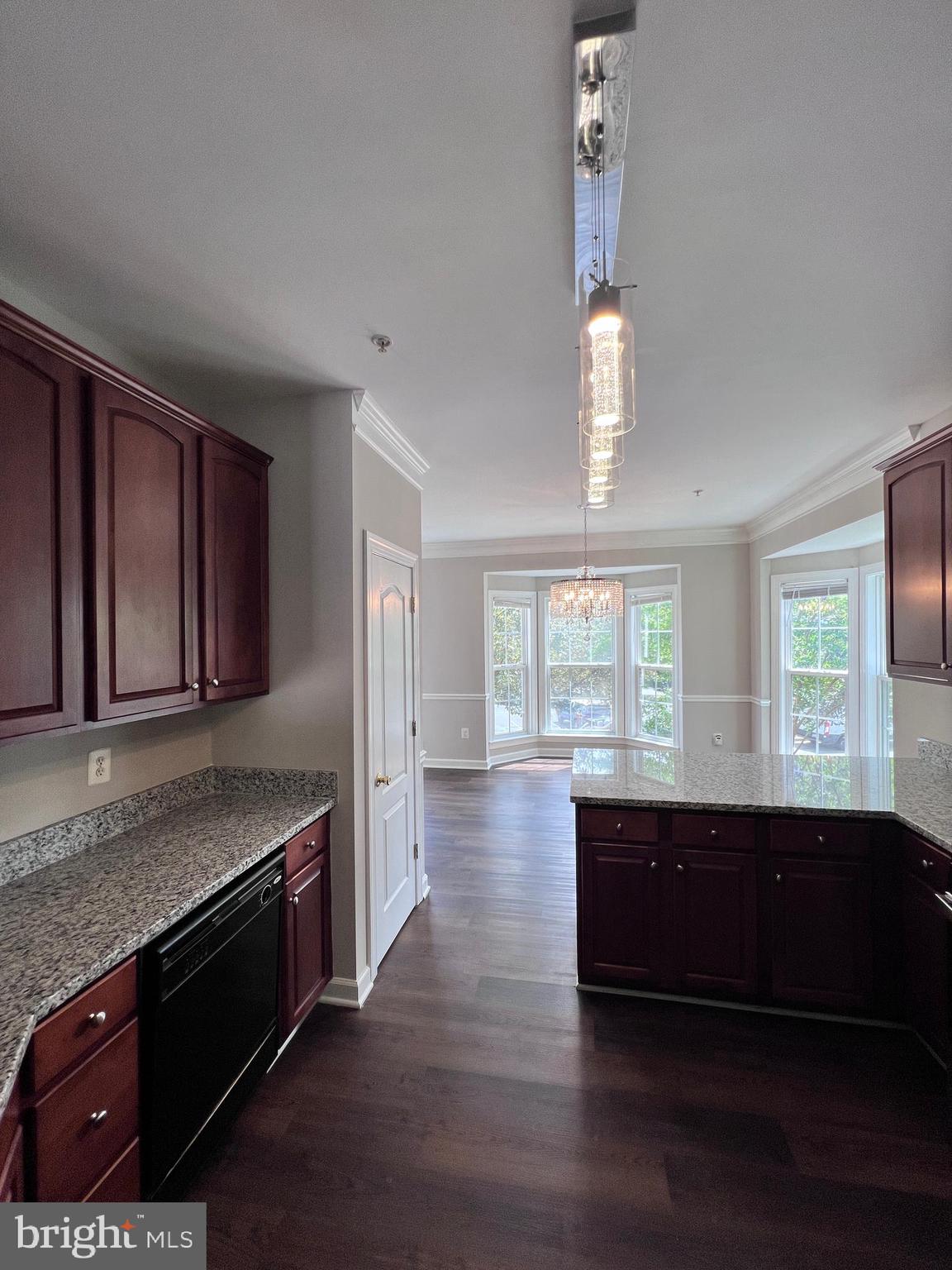 3328 Castle Ridge Cir #11