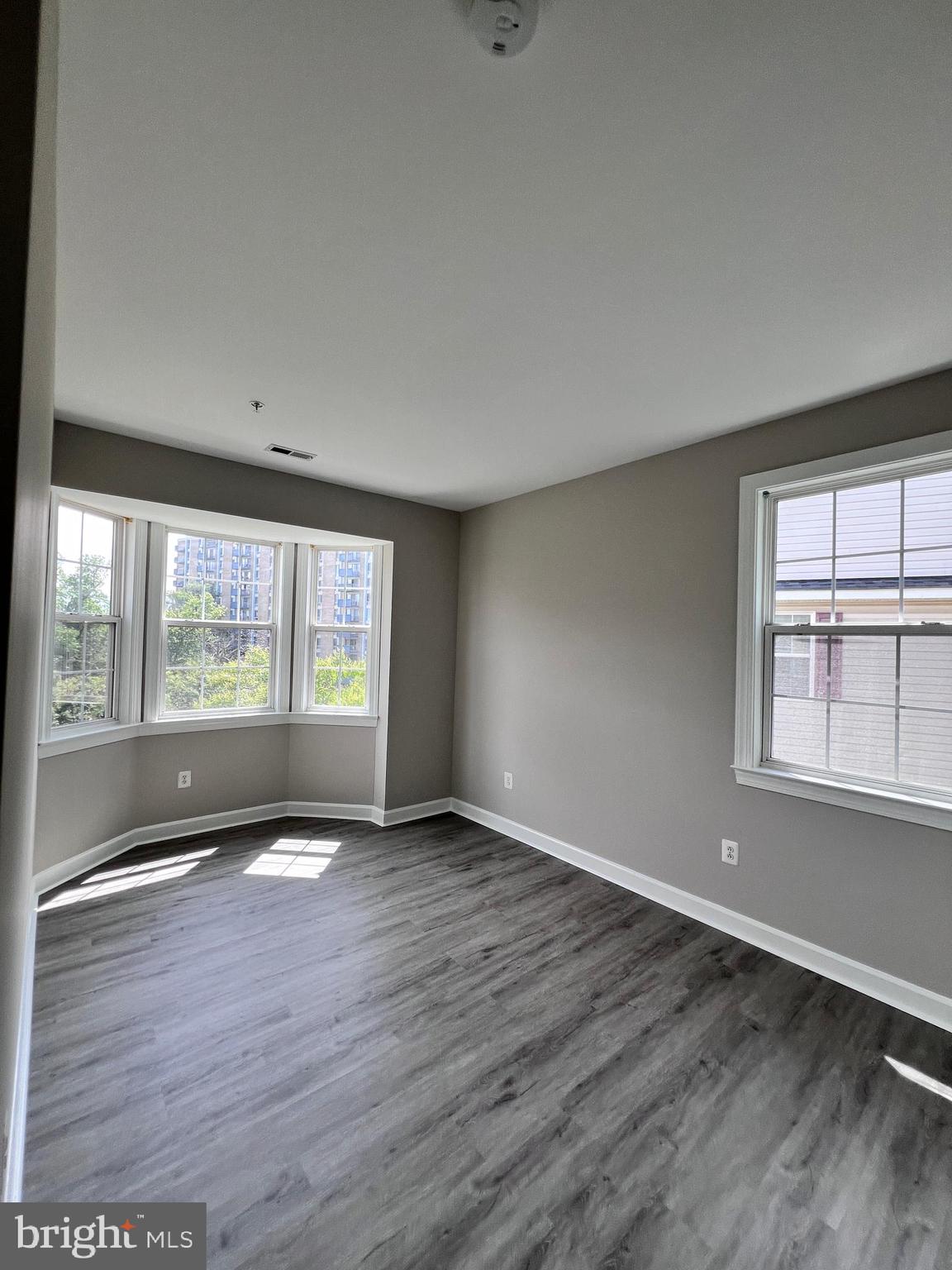 3328 Castle Ridge Cir #11