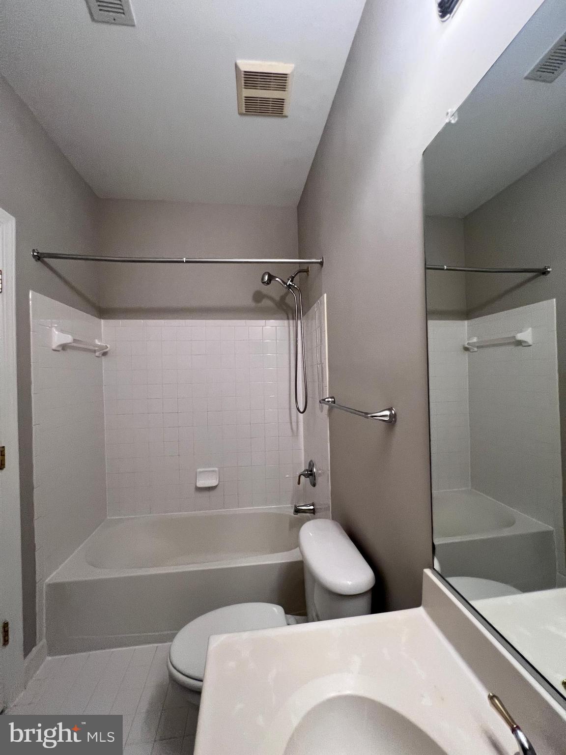 3328 Castle Ridge Cir #11