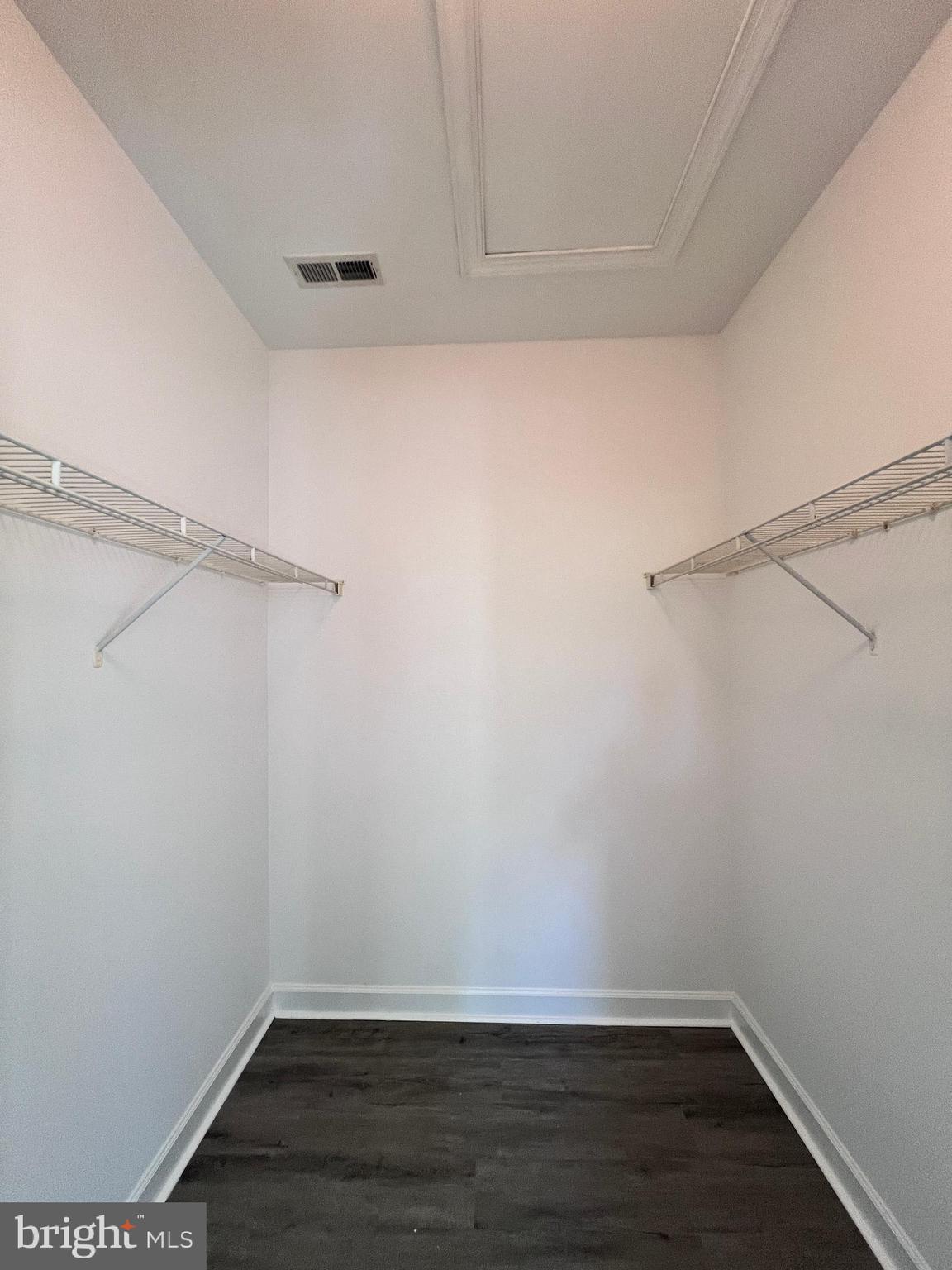 3328 Castle Ridge Cir #11