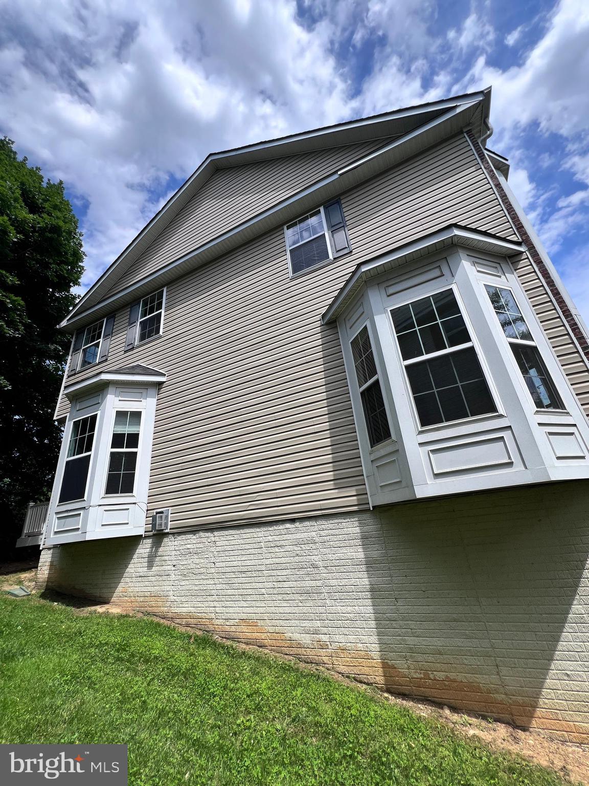 3328 Castle Ridge Cir #11