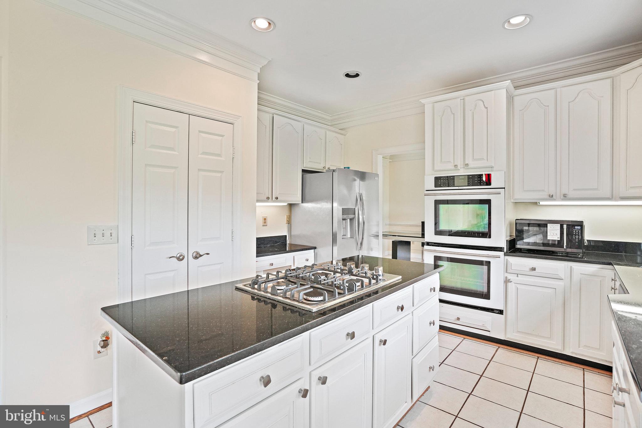 8233 Gallery Ct