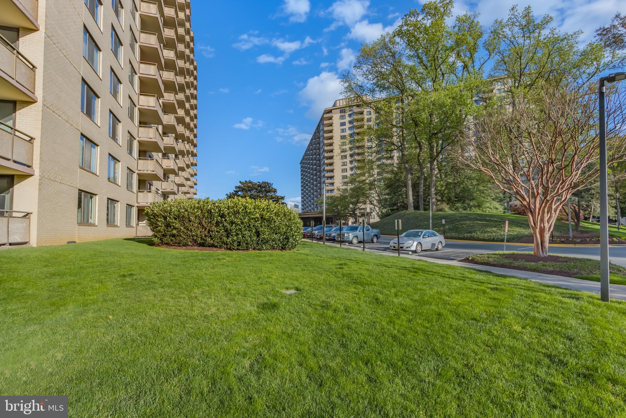 5225 POOKS HILL RD #1420N