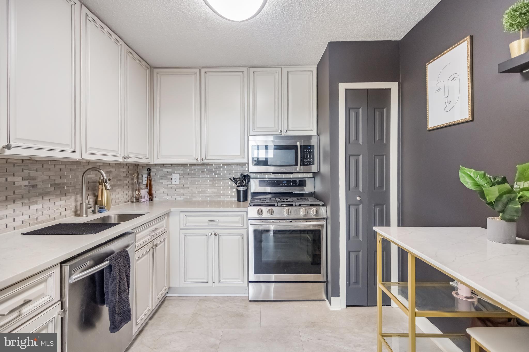 5225 POOKS HILL RD #1420N