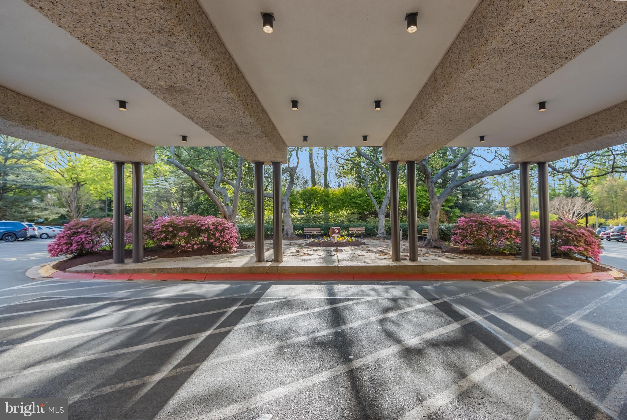 5225 POOKS HILL RD #1420N