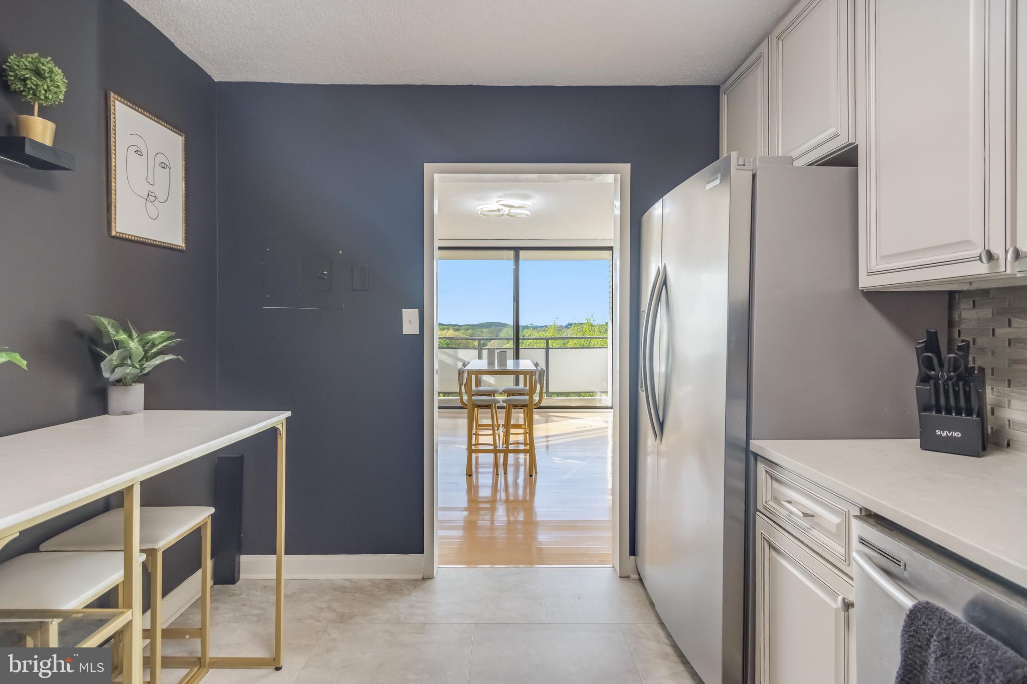 5225 POOKS HILL RD #1420N