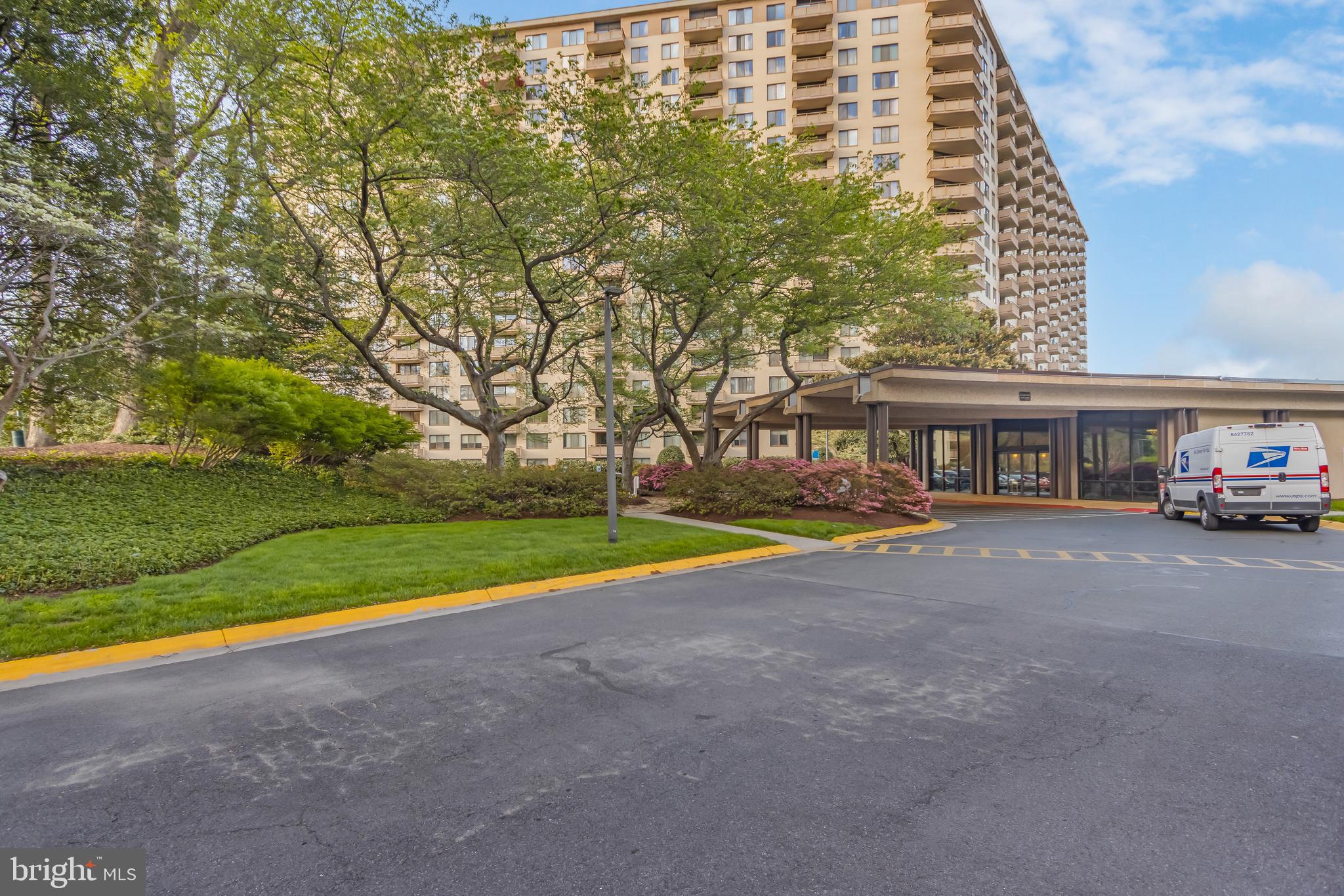 5225 POOKS HILL RD #1420N