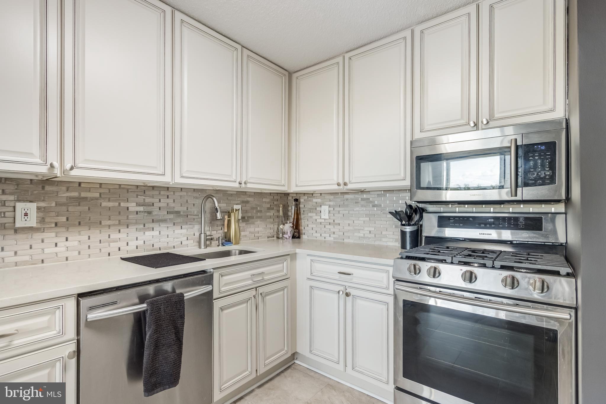 5225 POOKS HILL RD #1420N