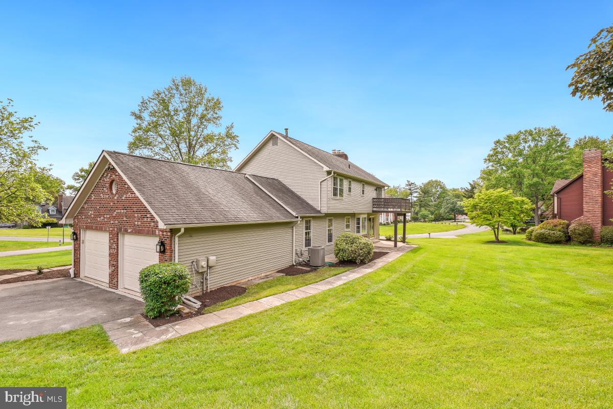 121 Farmgate Ln