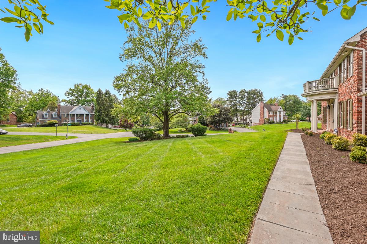 121 Farmgate Ln
