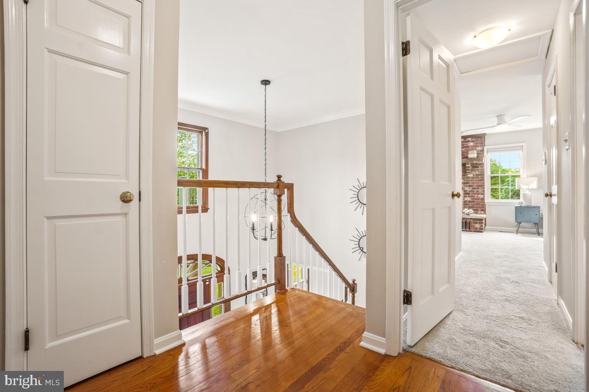 121 Farmgate Ln