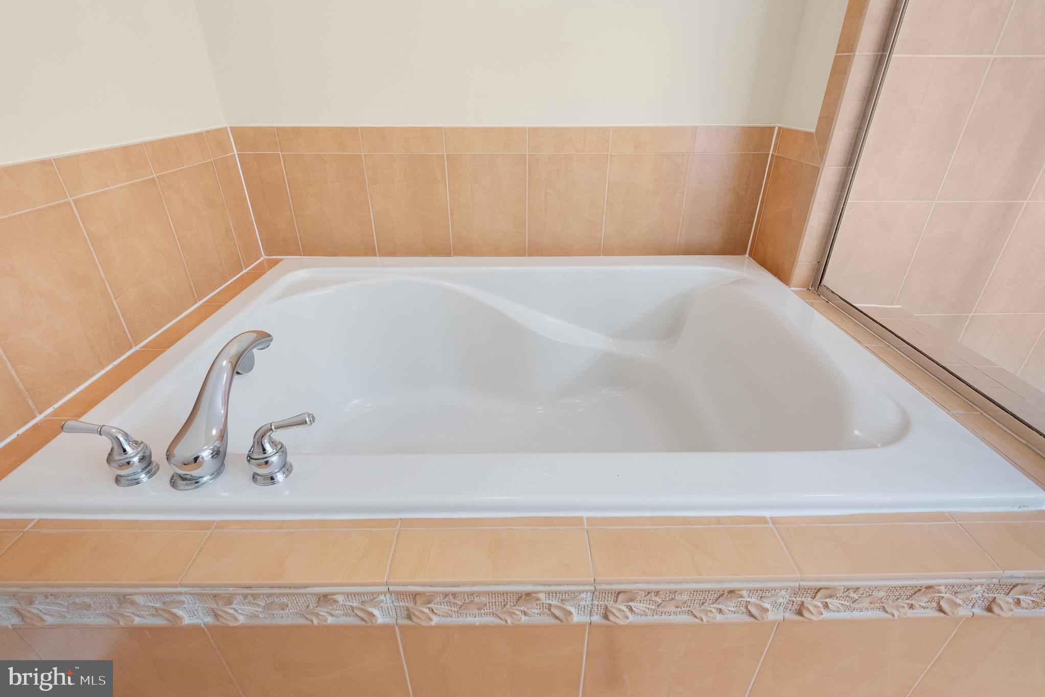 327 King Farm Blvd #206