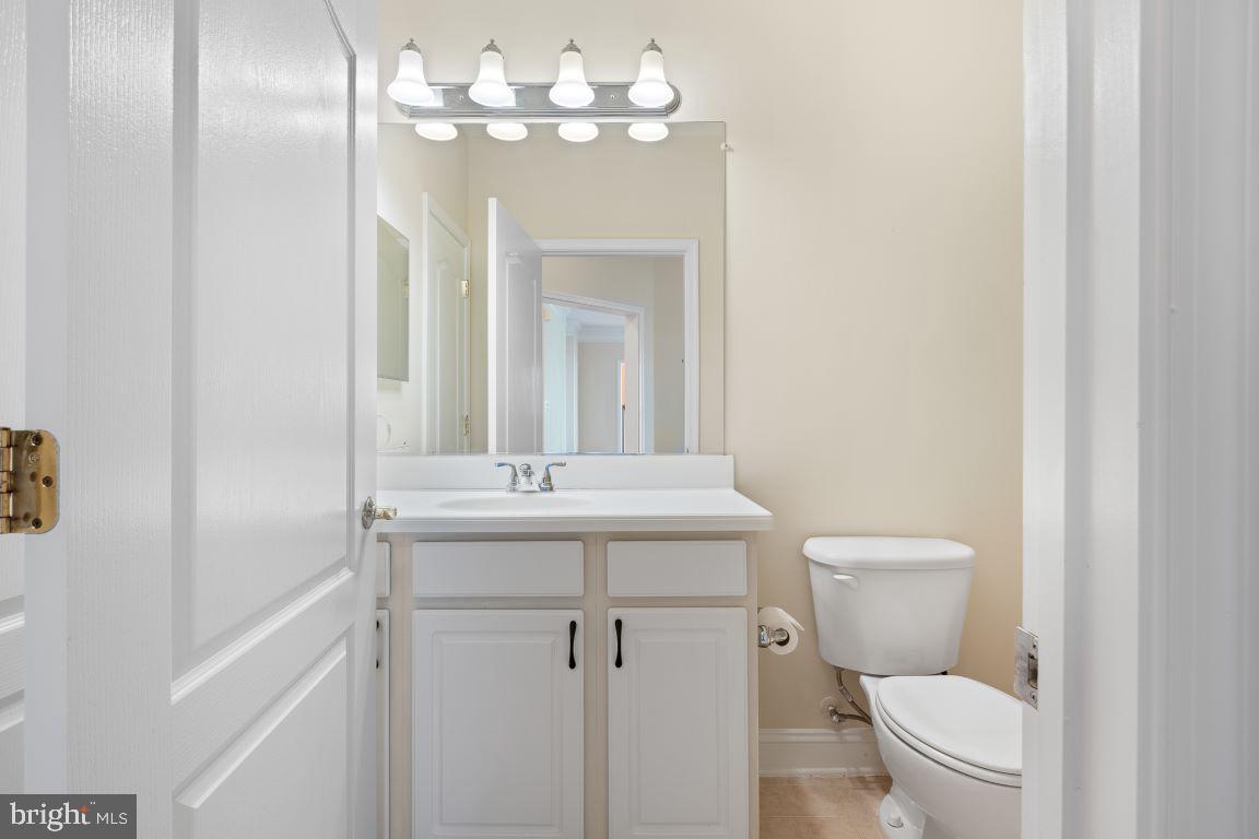 327 King Farm Blvd #206