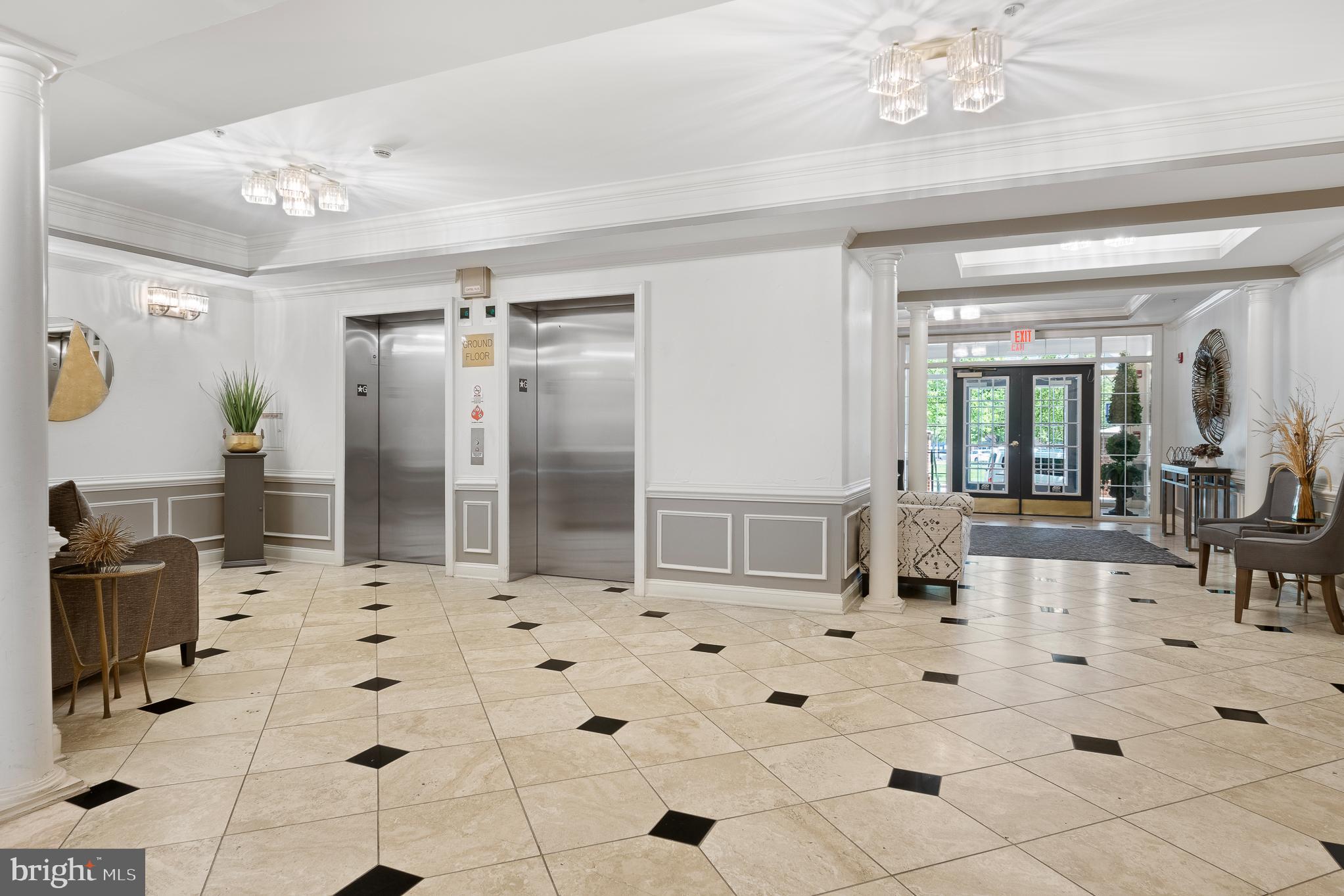 327 King Farm Blvd #206