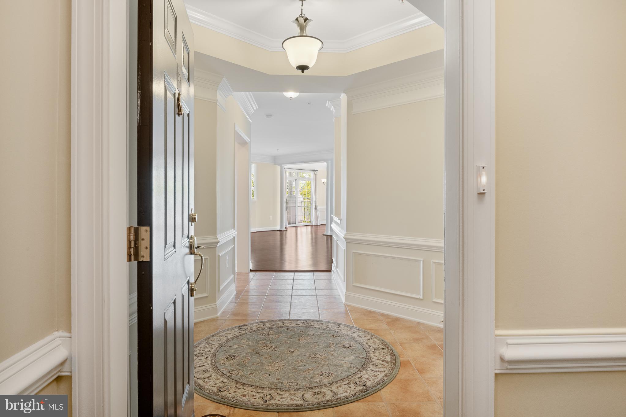 327 King Farm Blvd #206